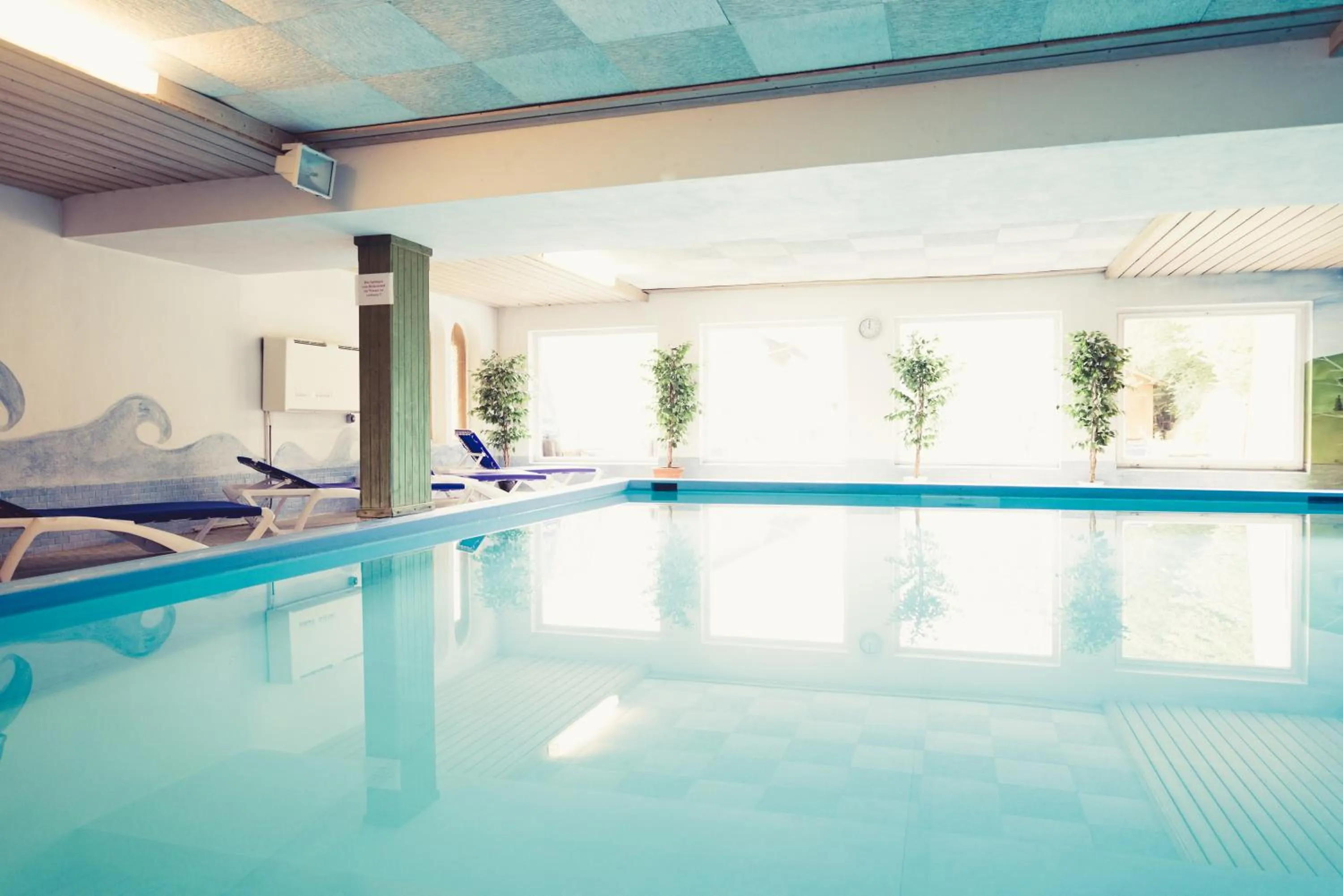 Swimming pool in Hotel Anneliese