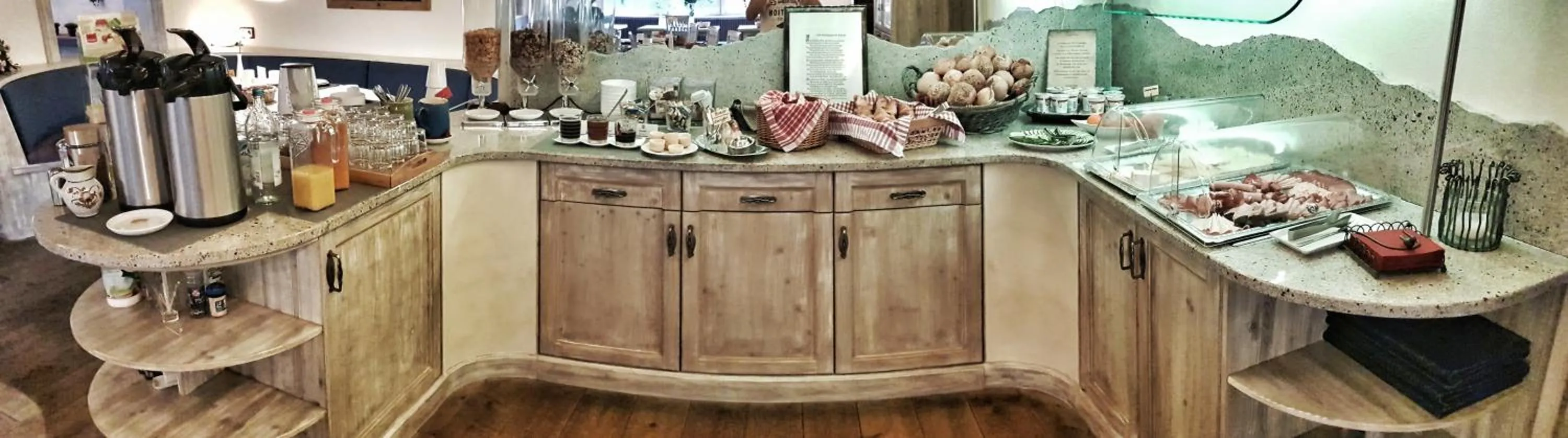 Breakfast in Hotel Anneliese