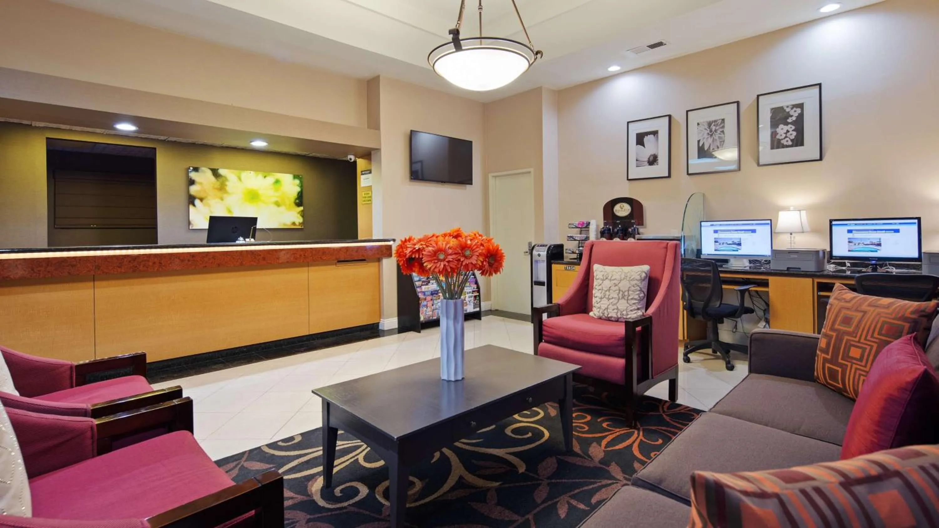Lobby or reception in Best Western Pasadena Inn