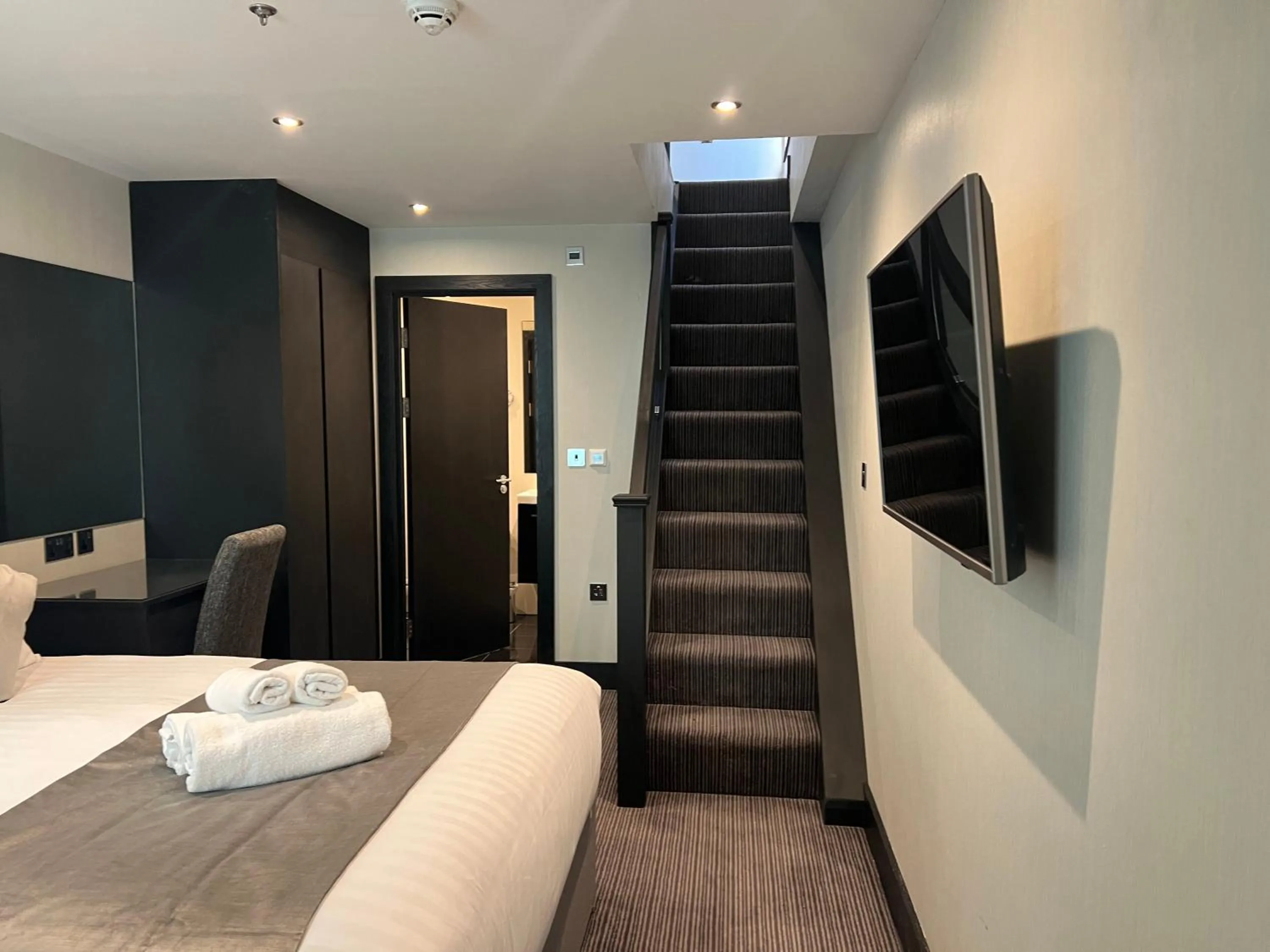 TV and multimedia in Hatton Garden Hotel