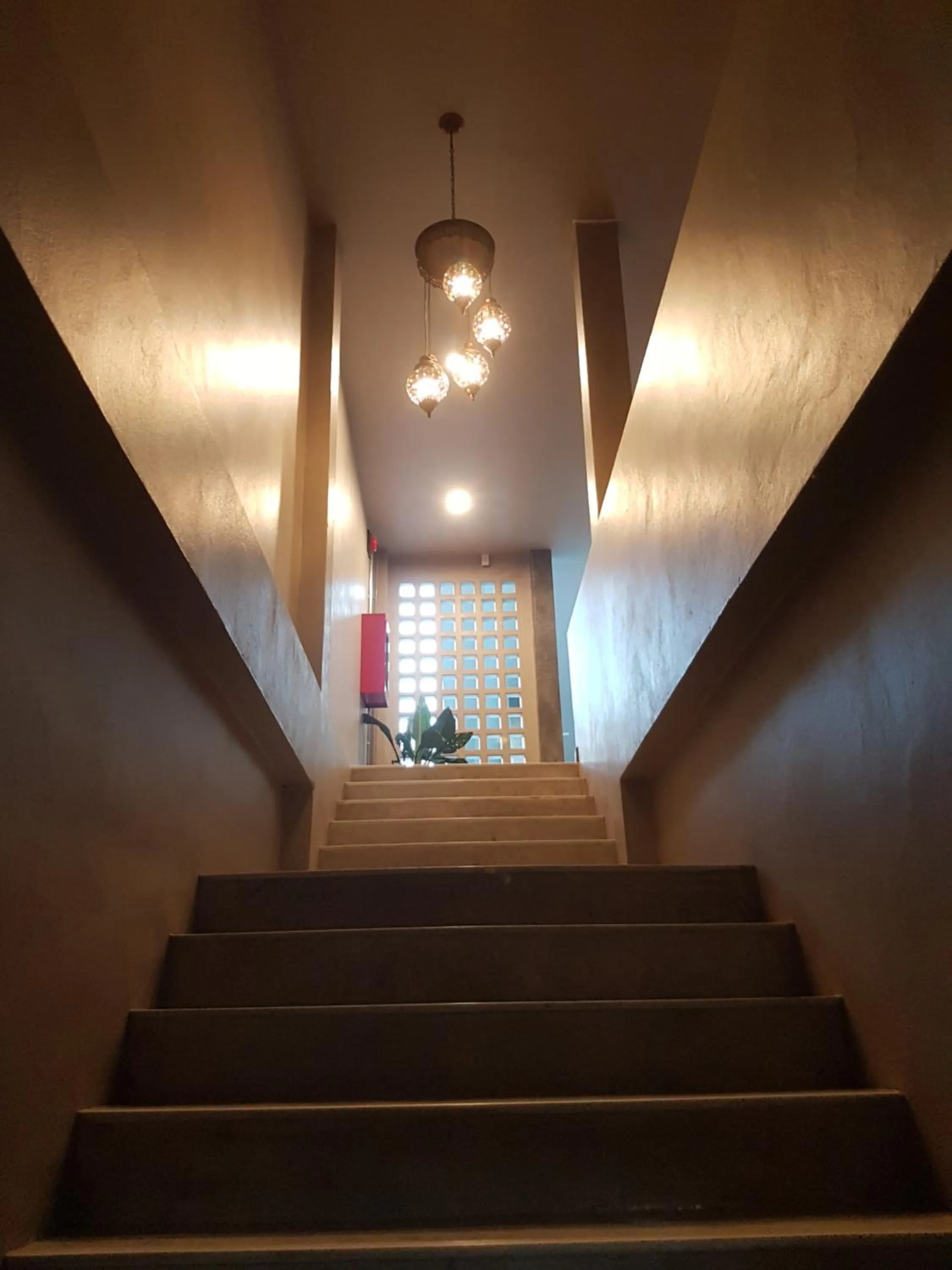 Facade/entrance in Mon-Dee minihotel