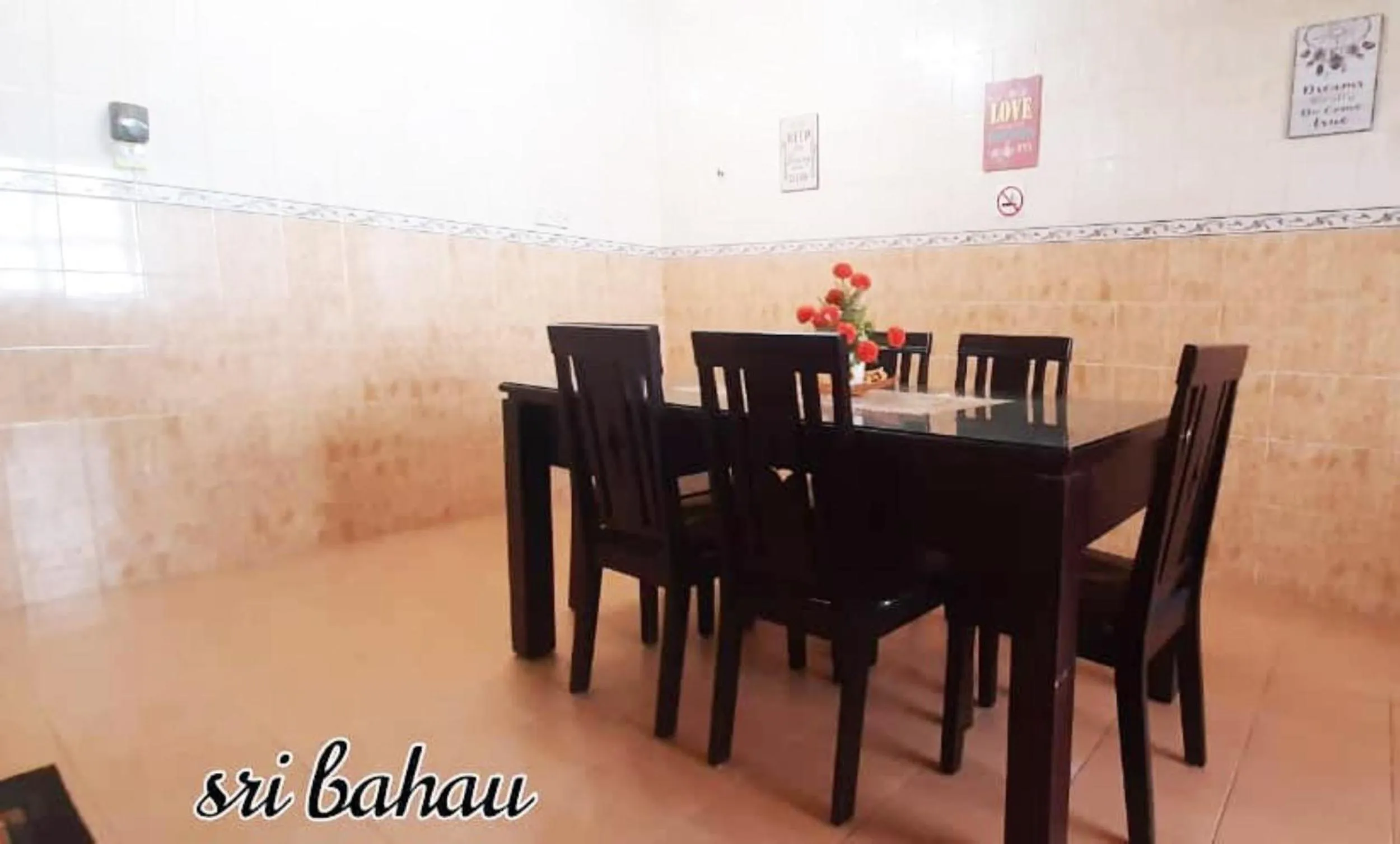 kitchen in Hotel Sri Bahau