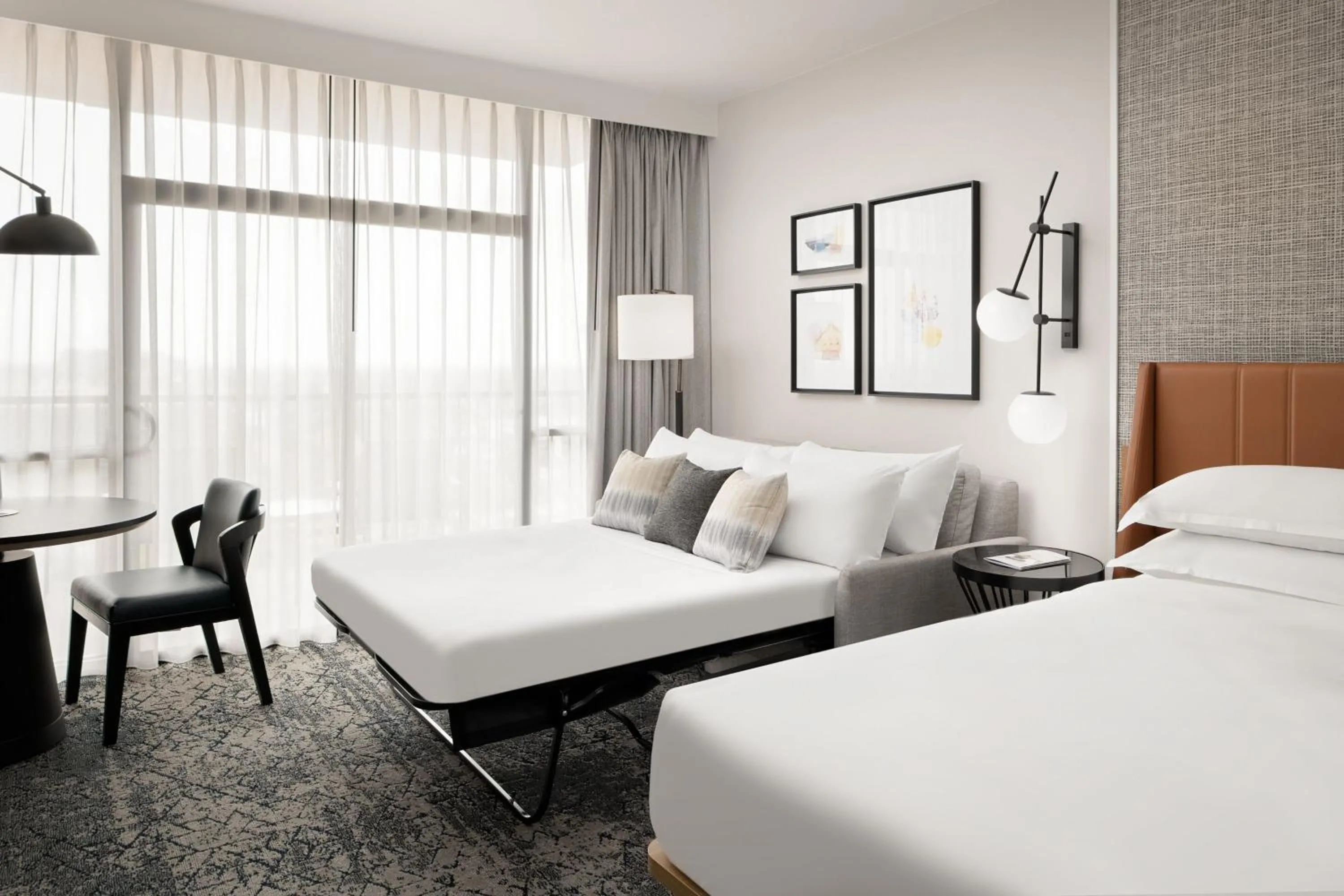 Photo of the whole room, Bed in Sheraton Park Hotel at the Anaheim Resort