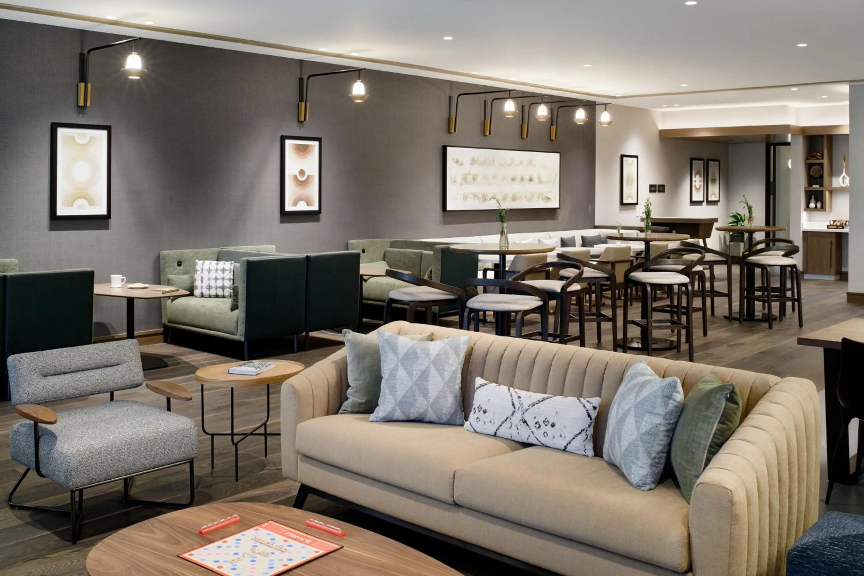 Lounge or bar in Sheraton Park Hotel at the Anaheim Resort