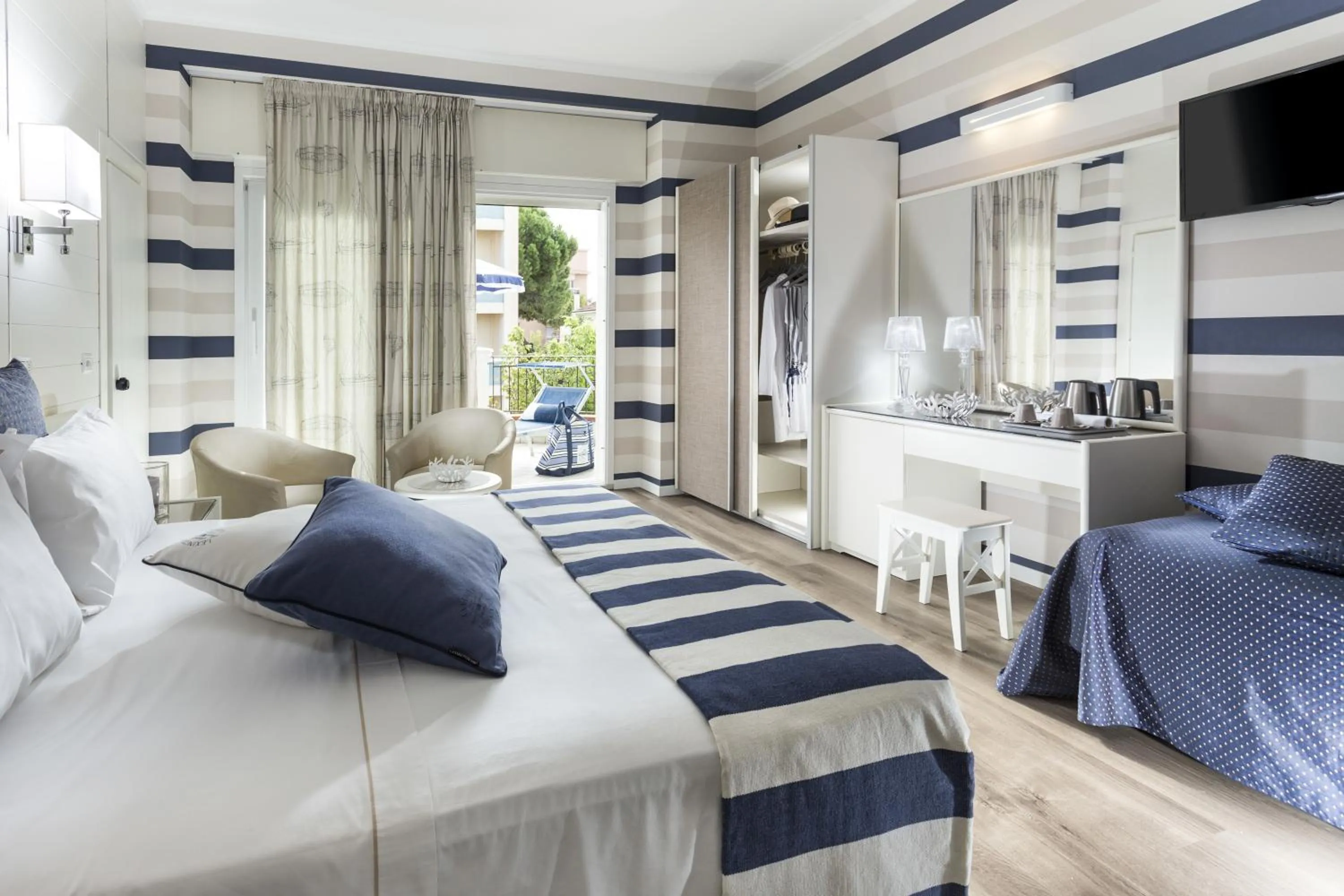 Other, Bed in Hotel Atlantic Riviera Mare