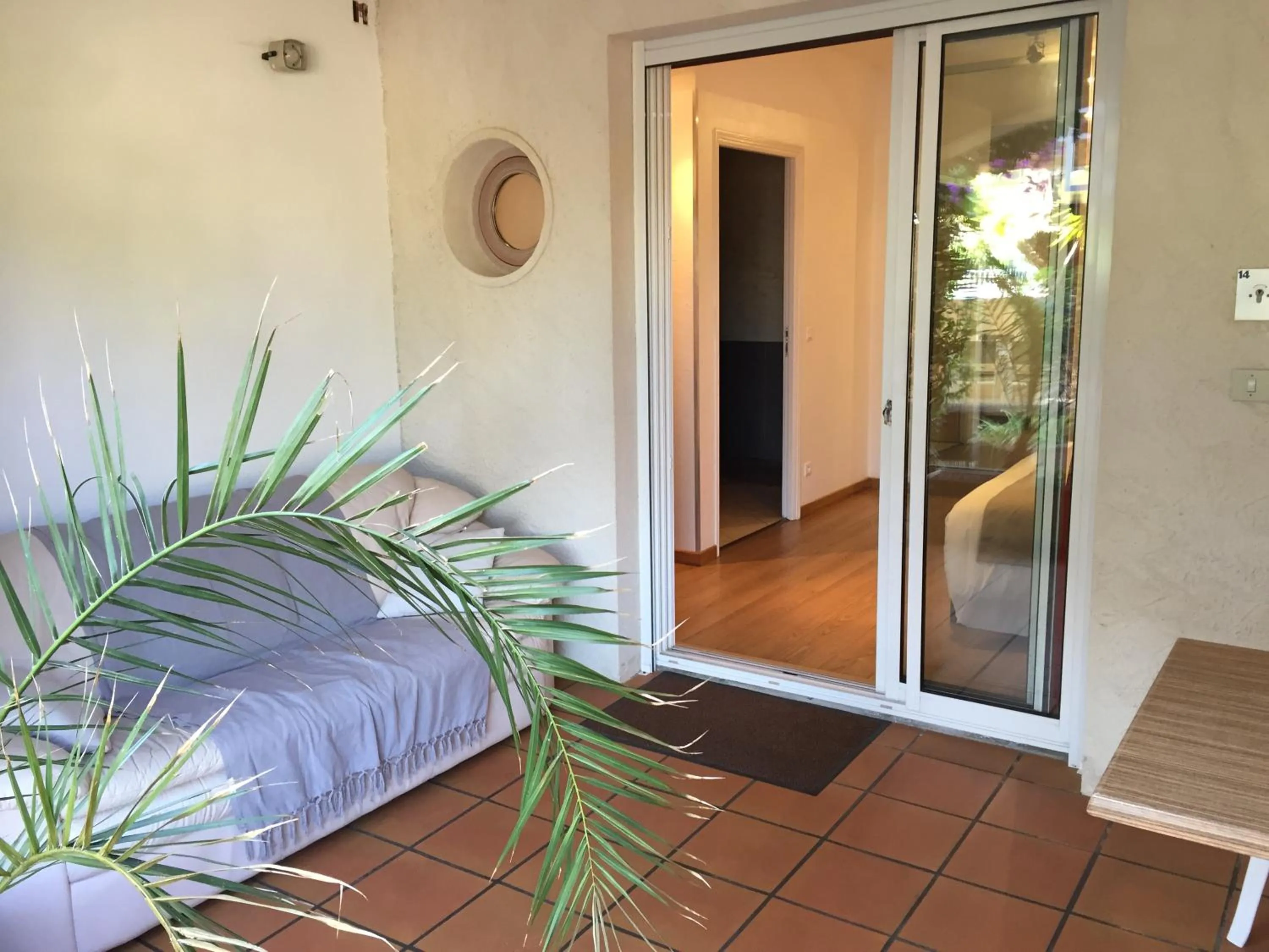 Patio in Hôtel Beau Soleil