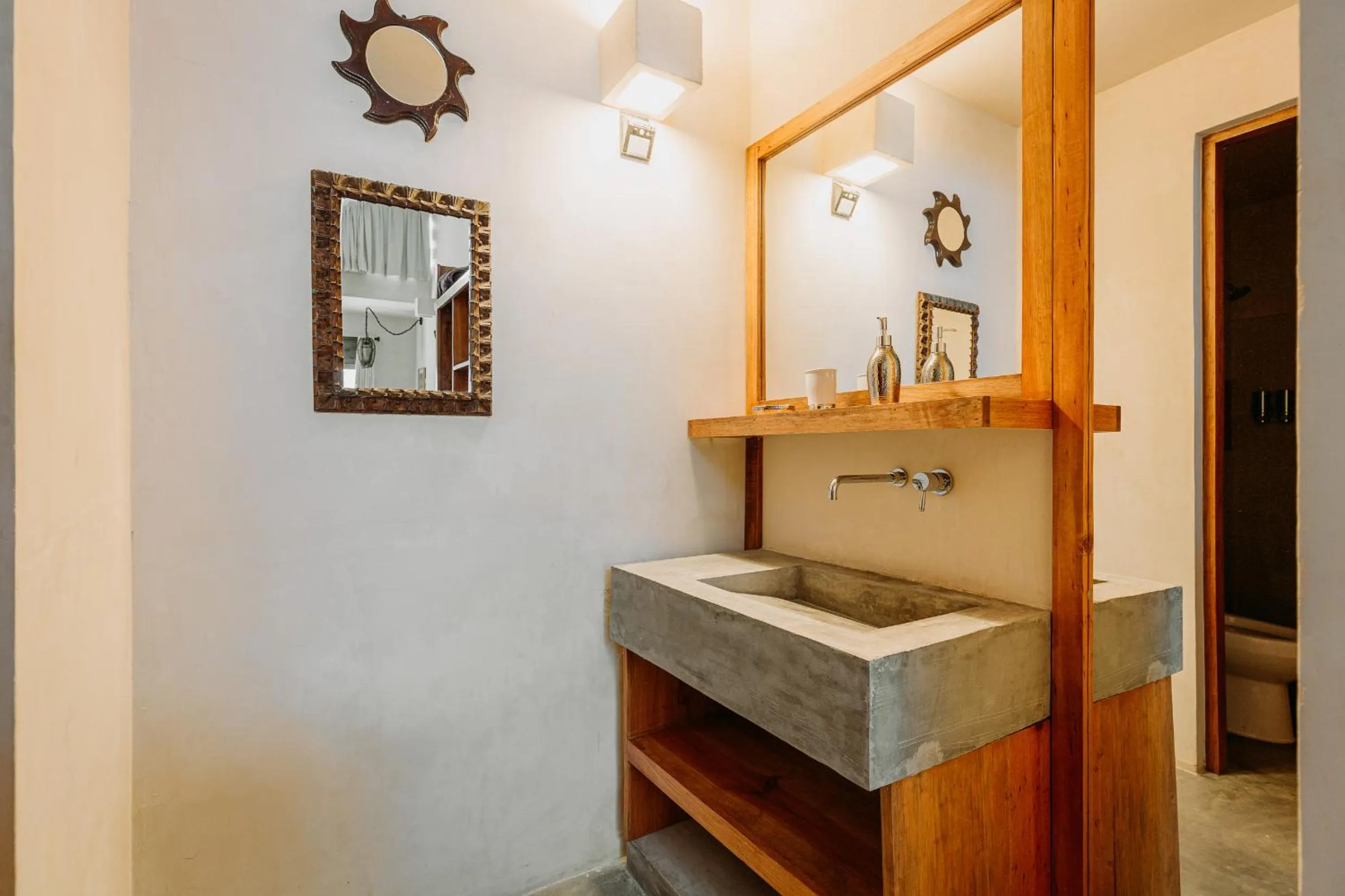 Bathroom in Waye Valladolid Centro - Sustainable, Authentic Experiences & Pet Friendly Boutique Hotel