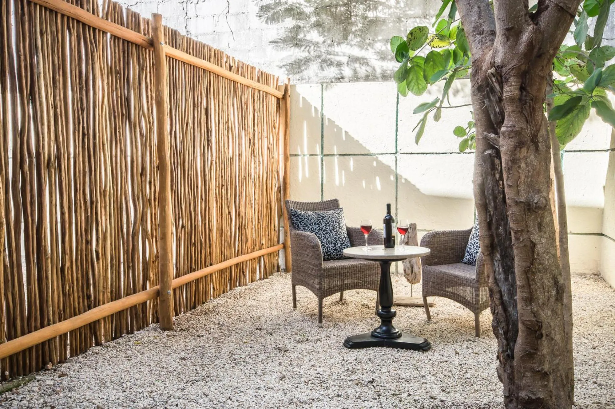 Living room in Waye Valladolid Centro - Sustainable, Authentic Experiences & Pet Friendly Boutique Hotel