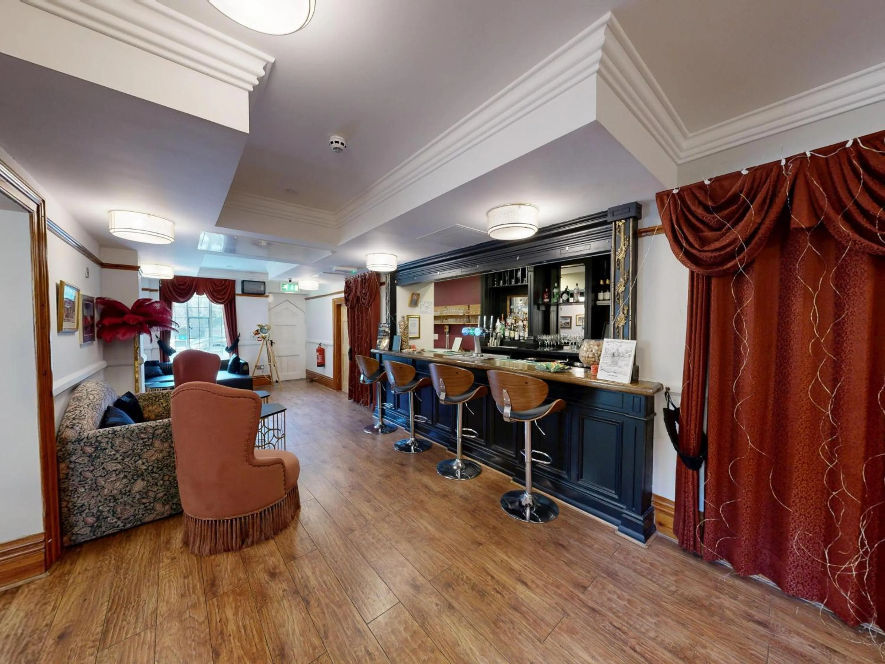 Lounge or bar in High Tor Hotel