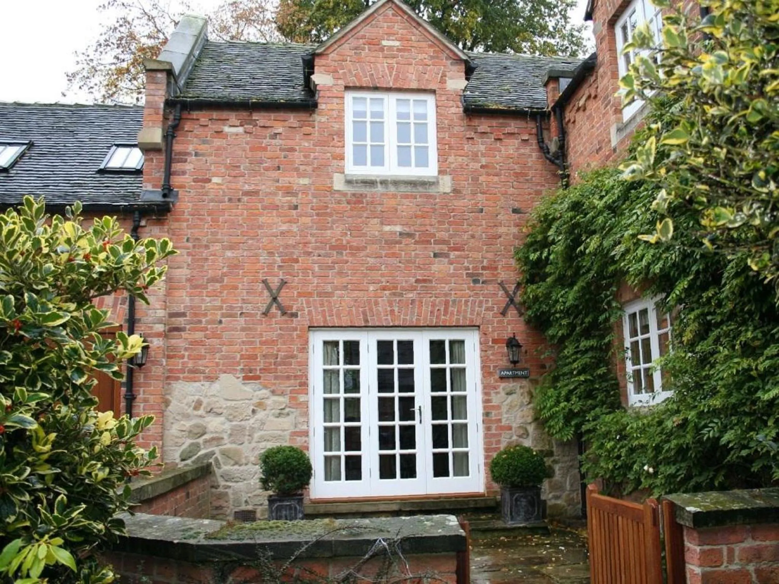 Facade/entrance in Dbs Serviced Apartments