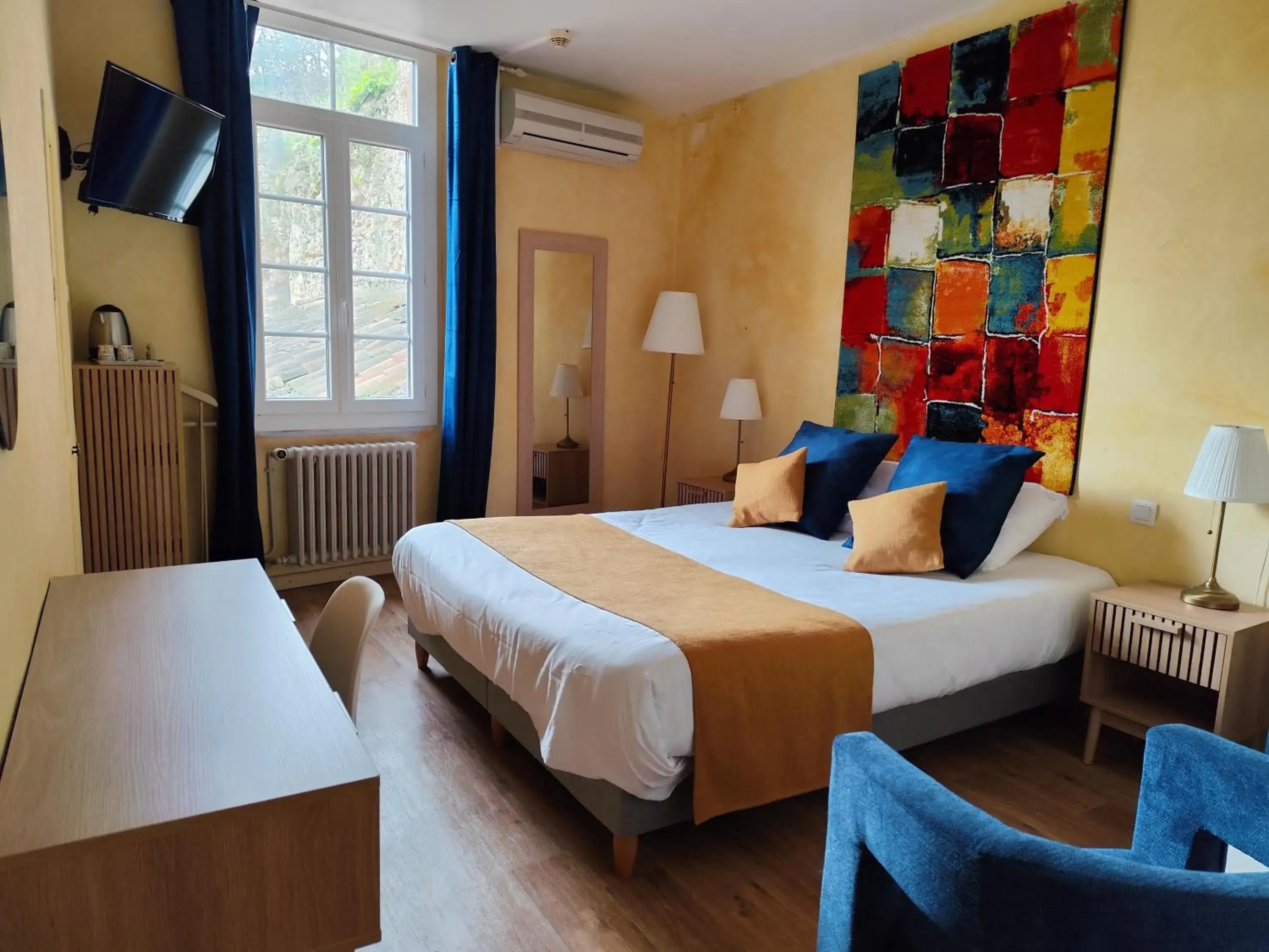 Superior King Room in Hôtel Saint Jean Superior King Room in Hôtel Saint Jean