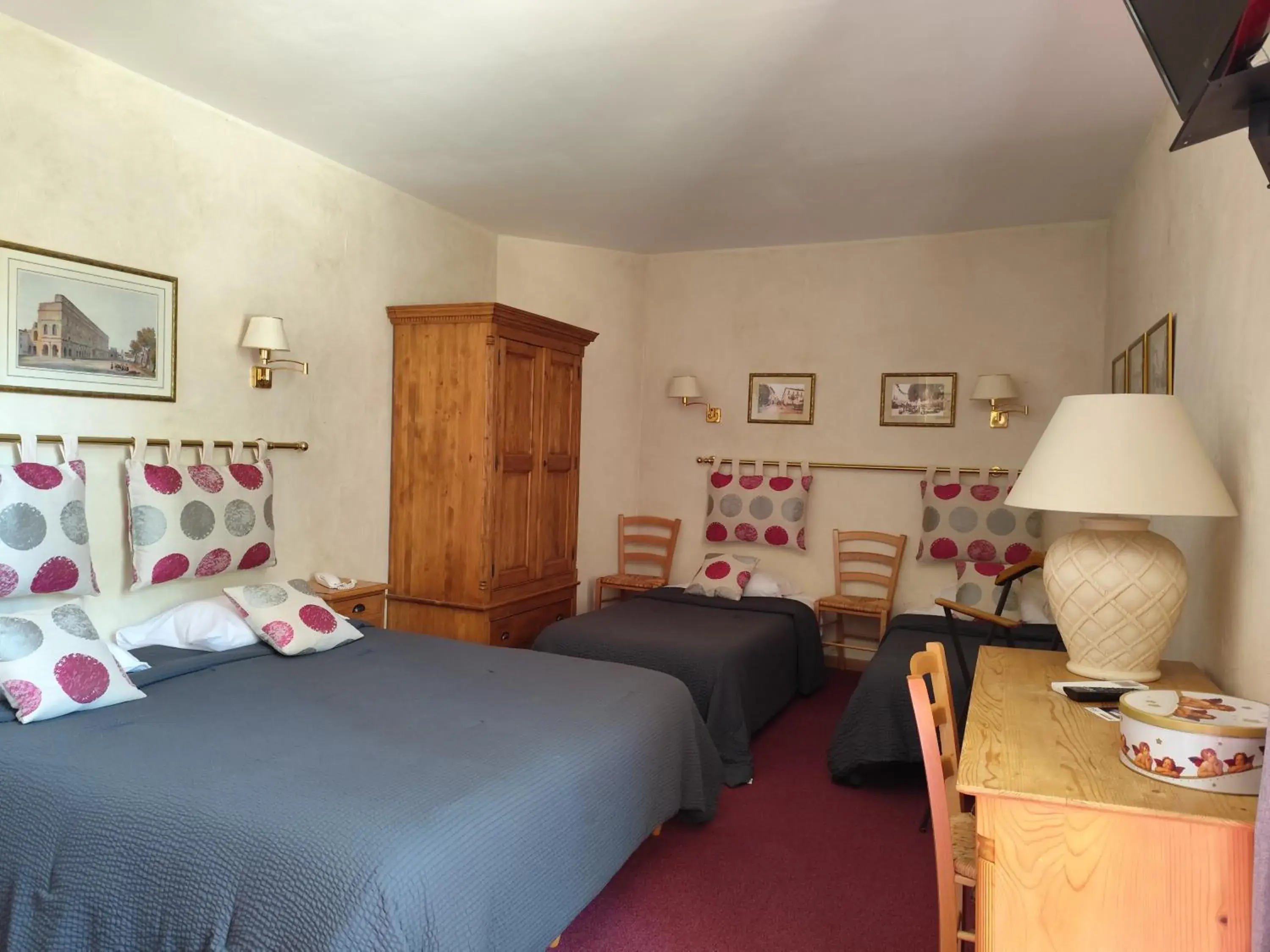 Family Room in Hôtel Saint Jean Family Room in Hôtel Saint Jean