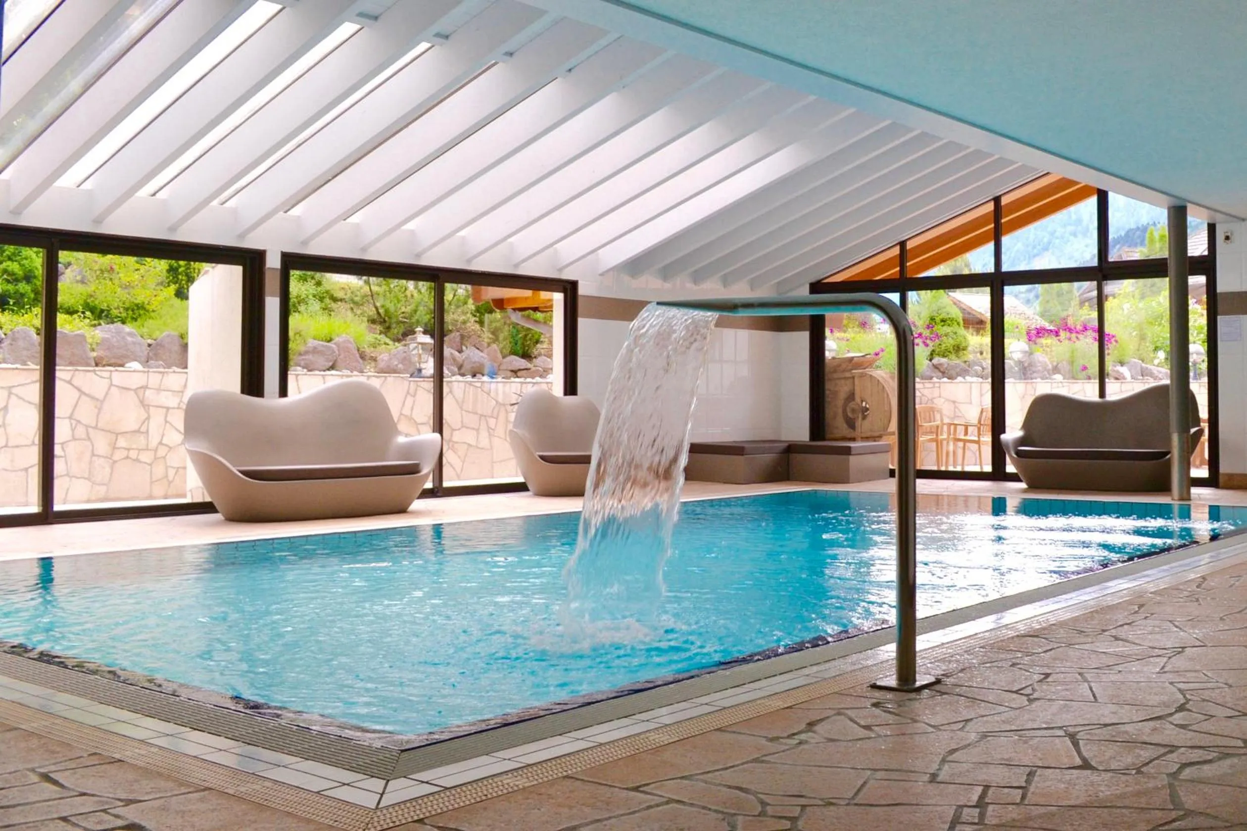 Swimming pool in Les Gentianettes Hotel & Spa