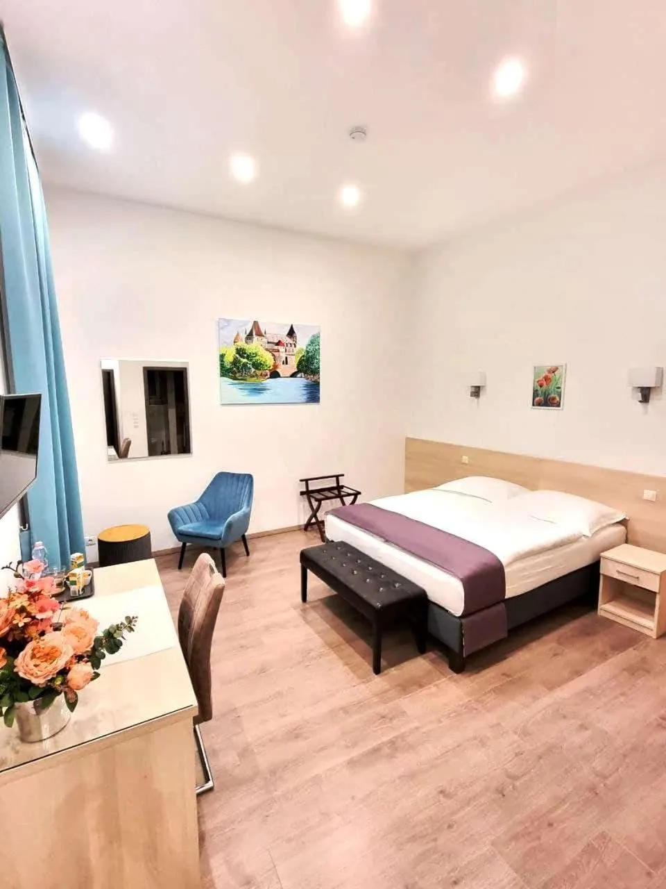 Photo of the whole room, Bed in Global Suites Budapest