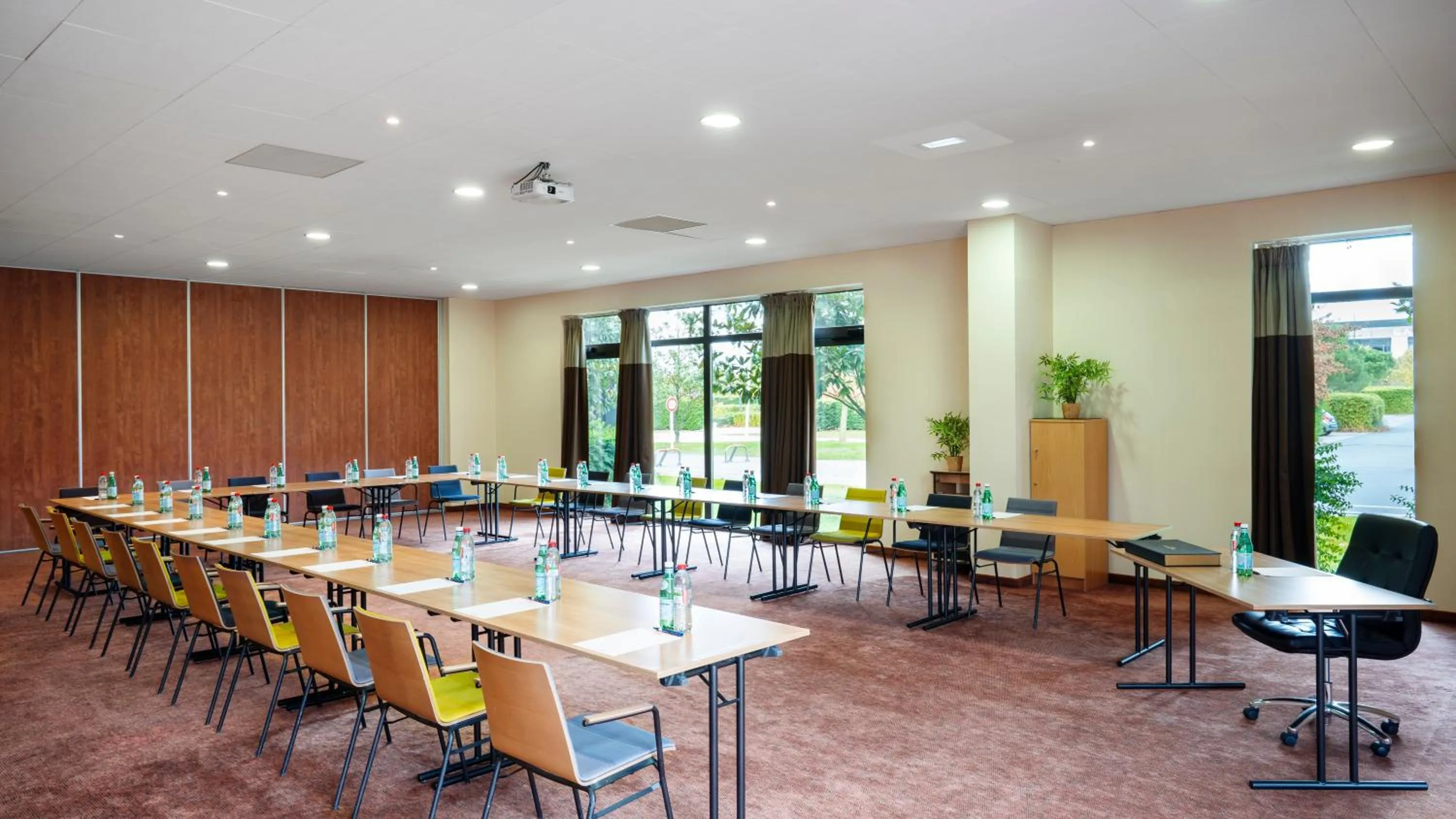 Property building in Residhome Suites Paris Sénart