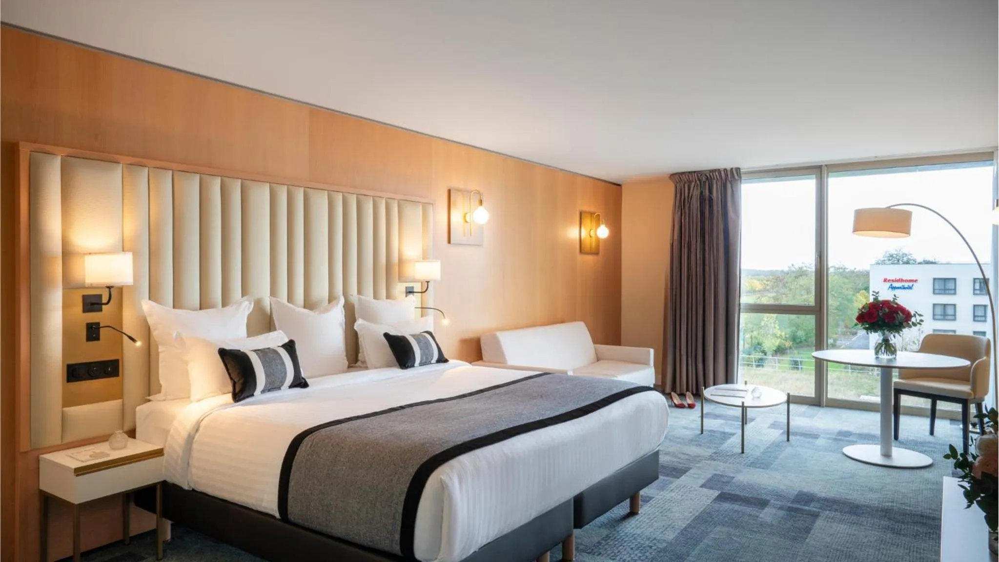 Property building, Bed in Residhome Suites Paris Sénart