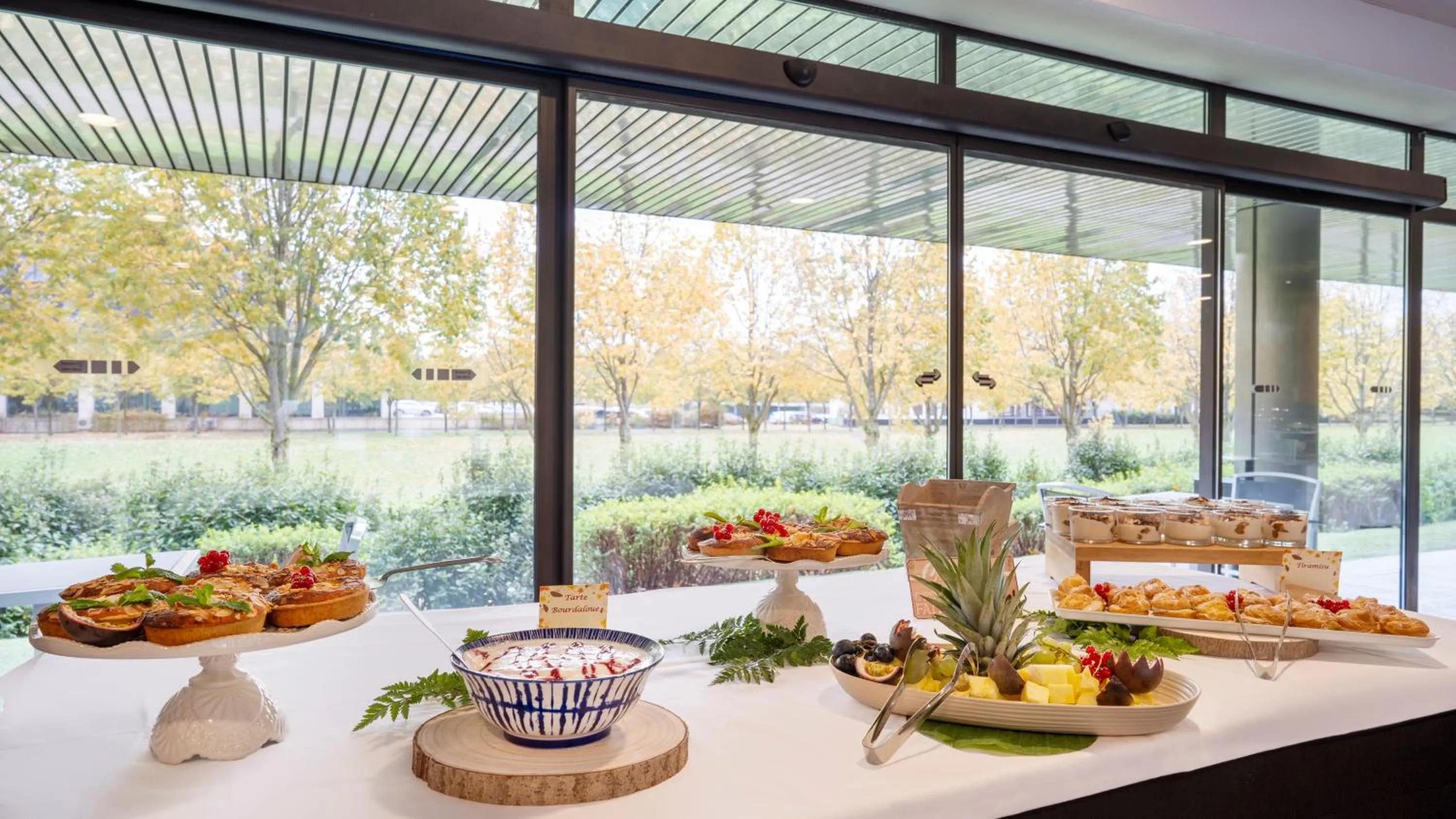 Restaurant/places to eat in Residhome Suites Paris Sénart