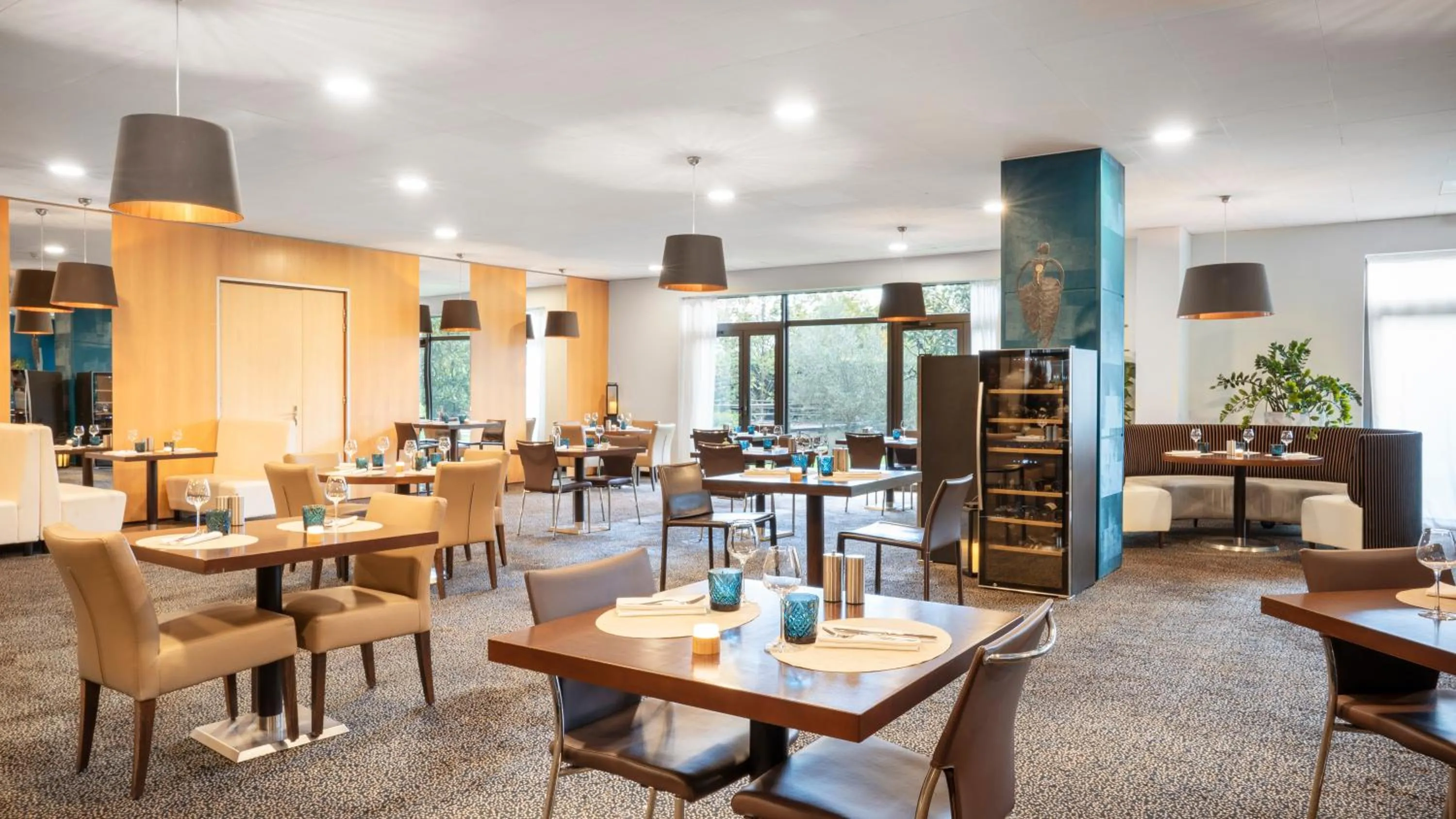 Restaurant/places to eat in Residhome Suites Paris Sénart