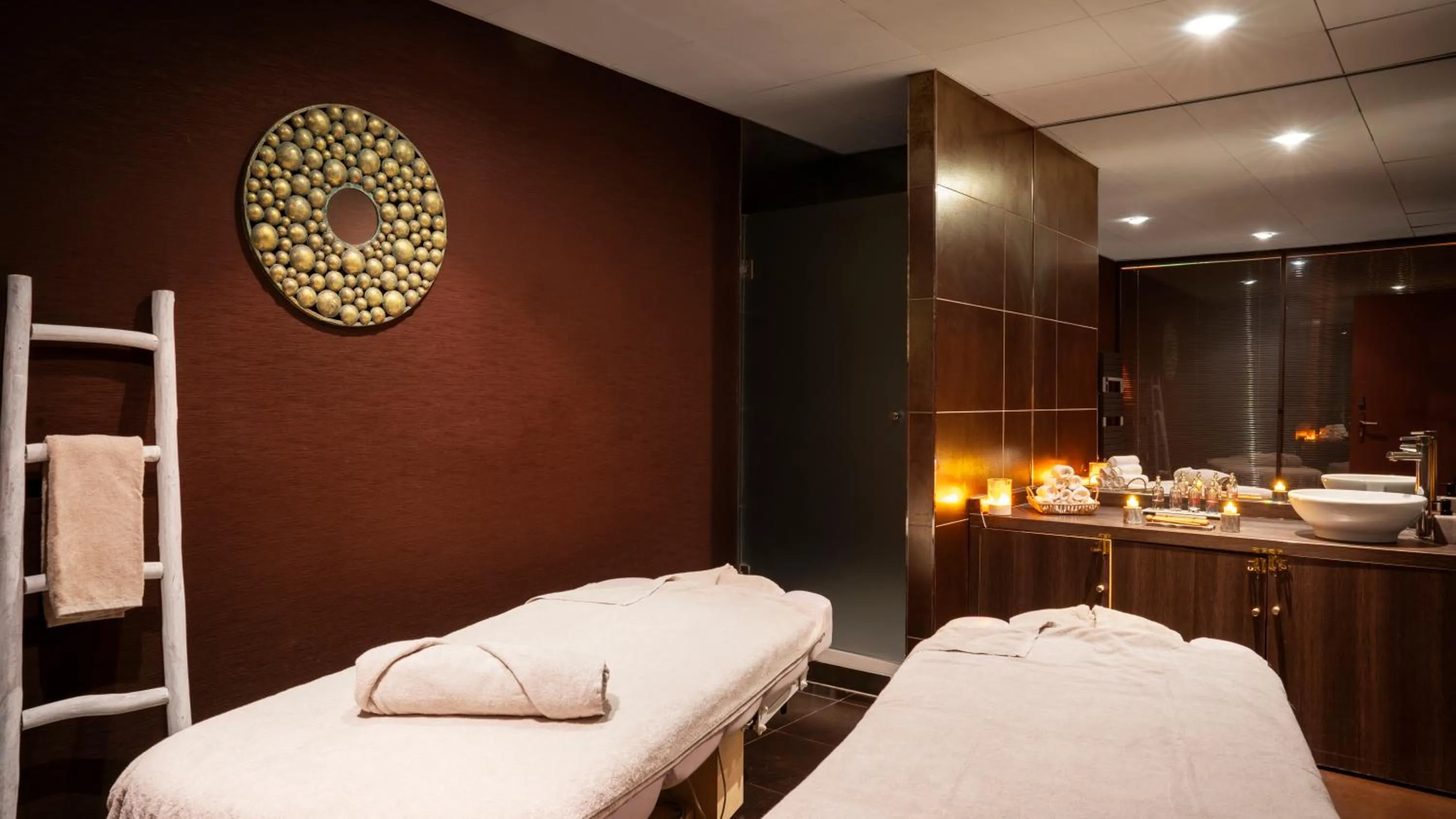 Spa and wellness centre/facilities, Bed in Residhome Suites Paris Sénart
