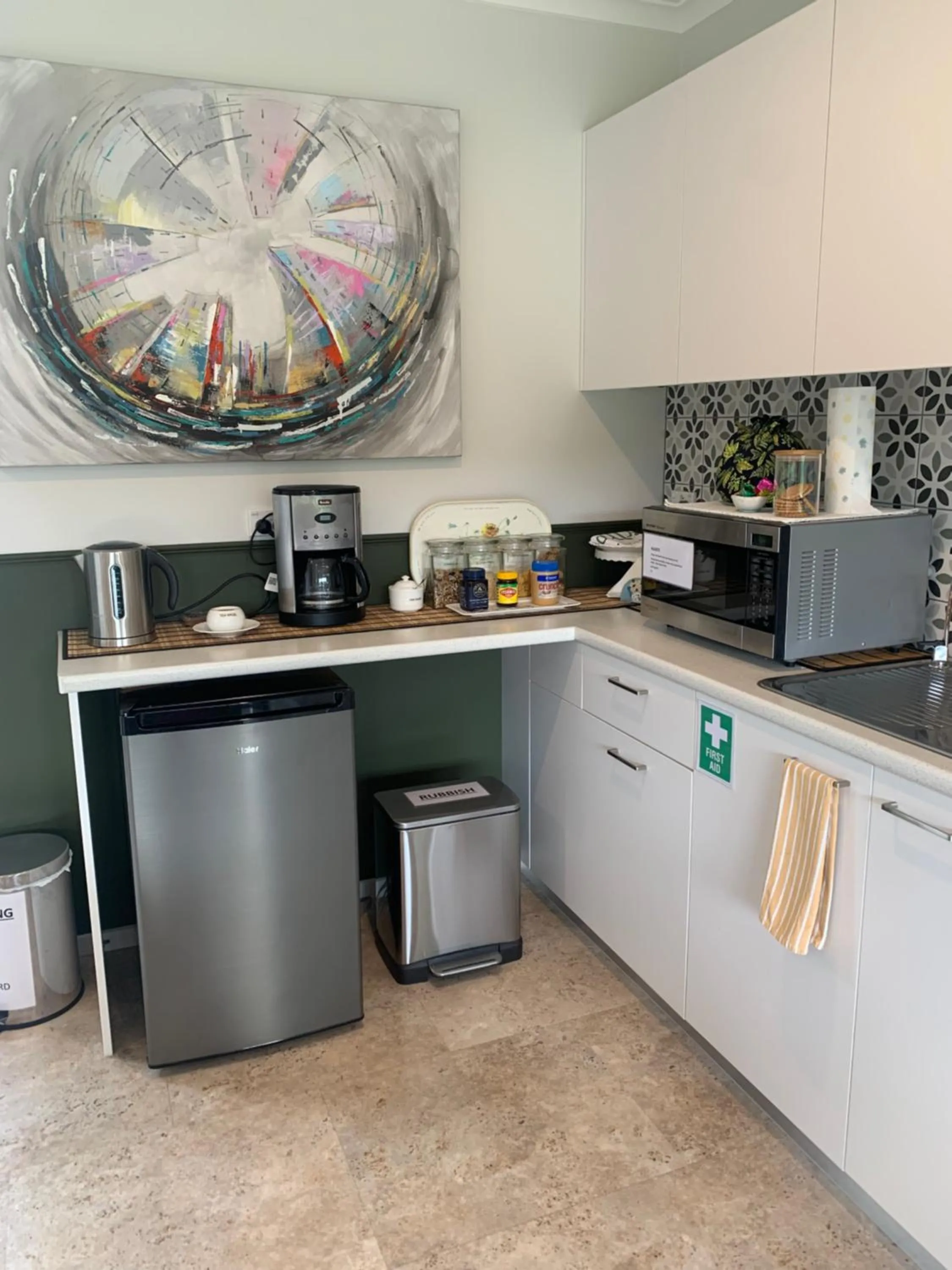 Kitchen or kitchenette in Parkside Boutique Lodge