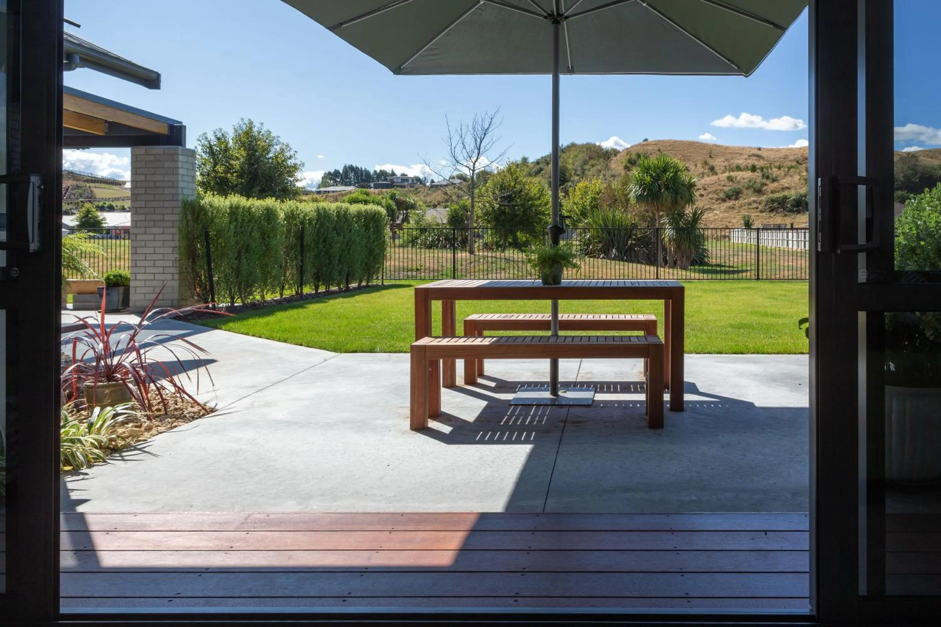 Swimming pool in Parkside Boutique Lodge