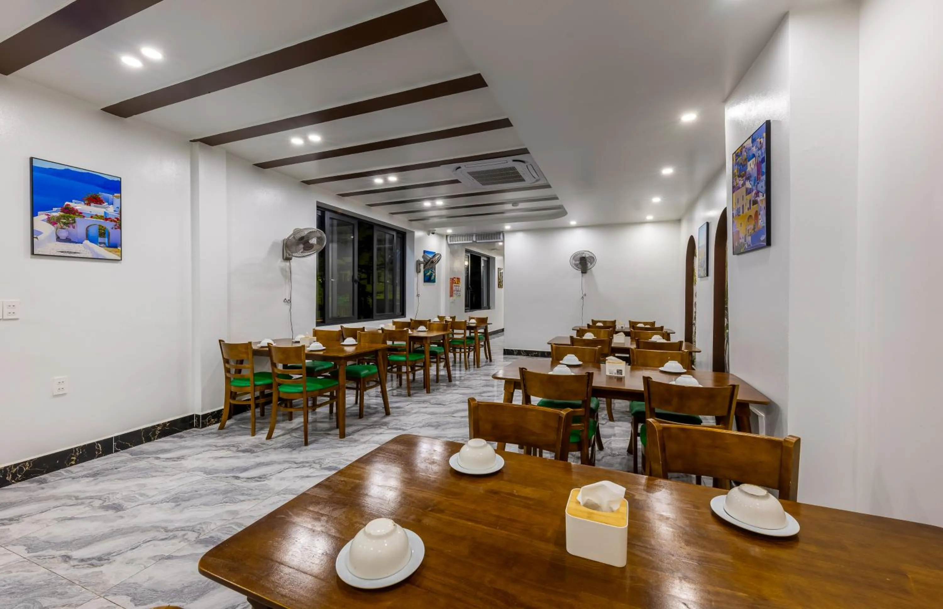 Restaurant/places to eat in Cat Ba Green Pearl Hotel