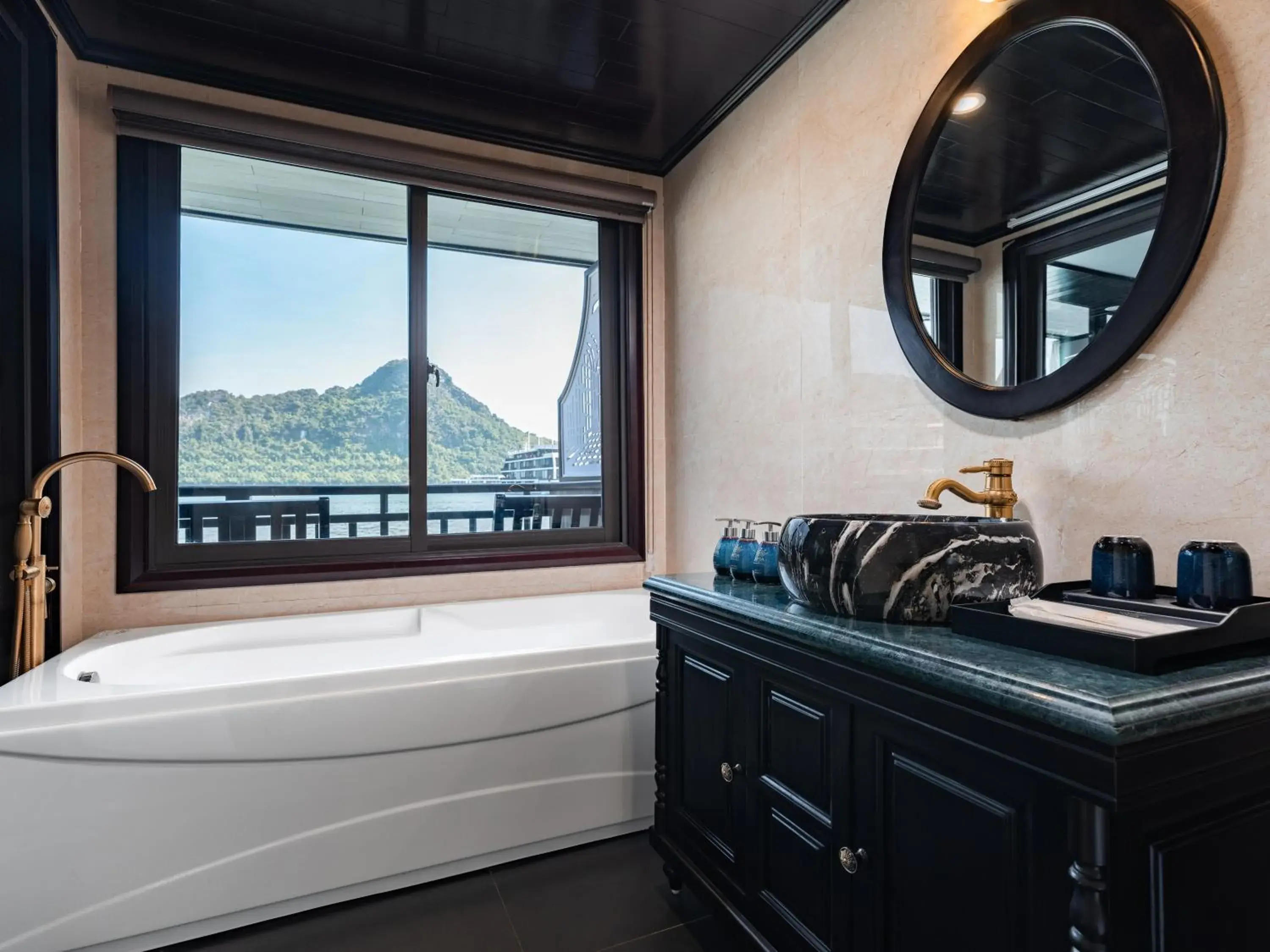 Deluxe Family Suite in Rita Cruise Deluxe Family Suite in Rita Cruise