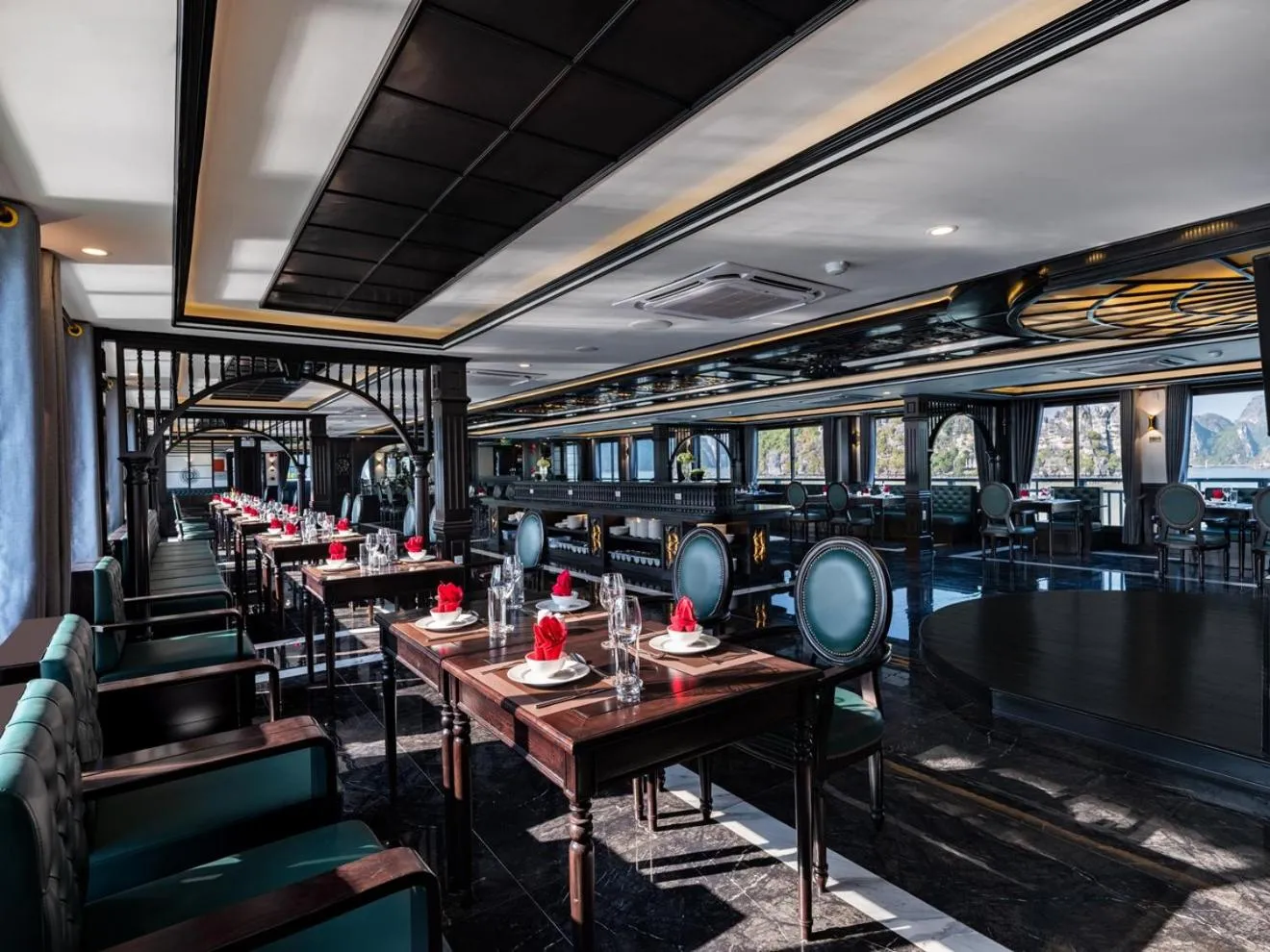 Restaurant/places to eat in Rita Cruise