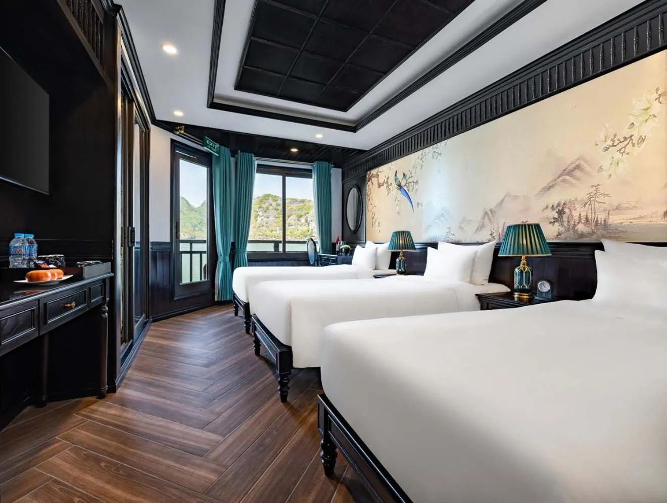 Bedroom, Bed in Rita Cruise