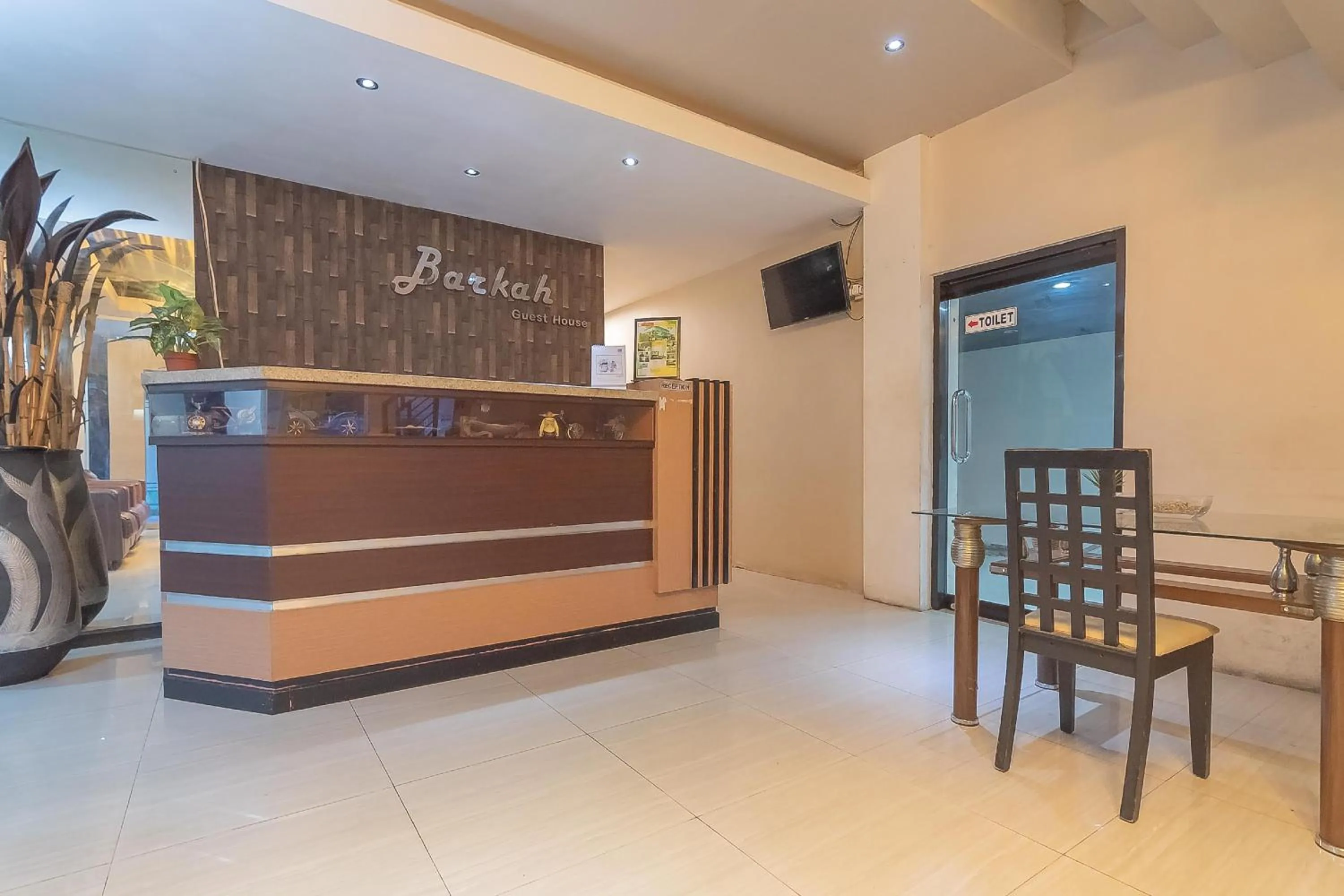 Lobby or reception in RedDoorz Plus near Sepinggan Airport 3 Balikpapan