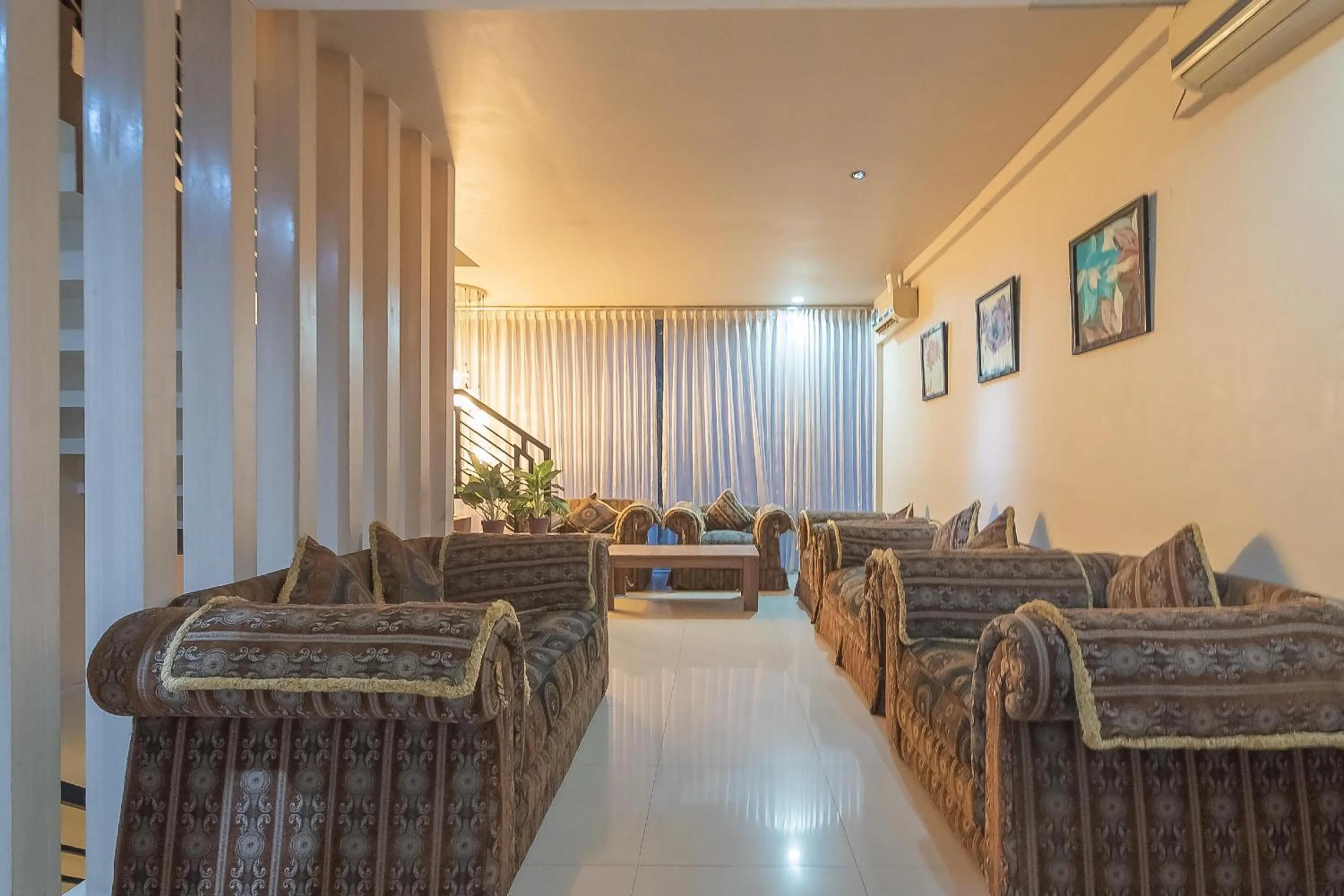 Living room in RedDoorz Plus near Sepinggan Airport 3 Balikpapan