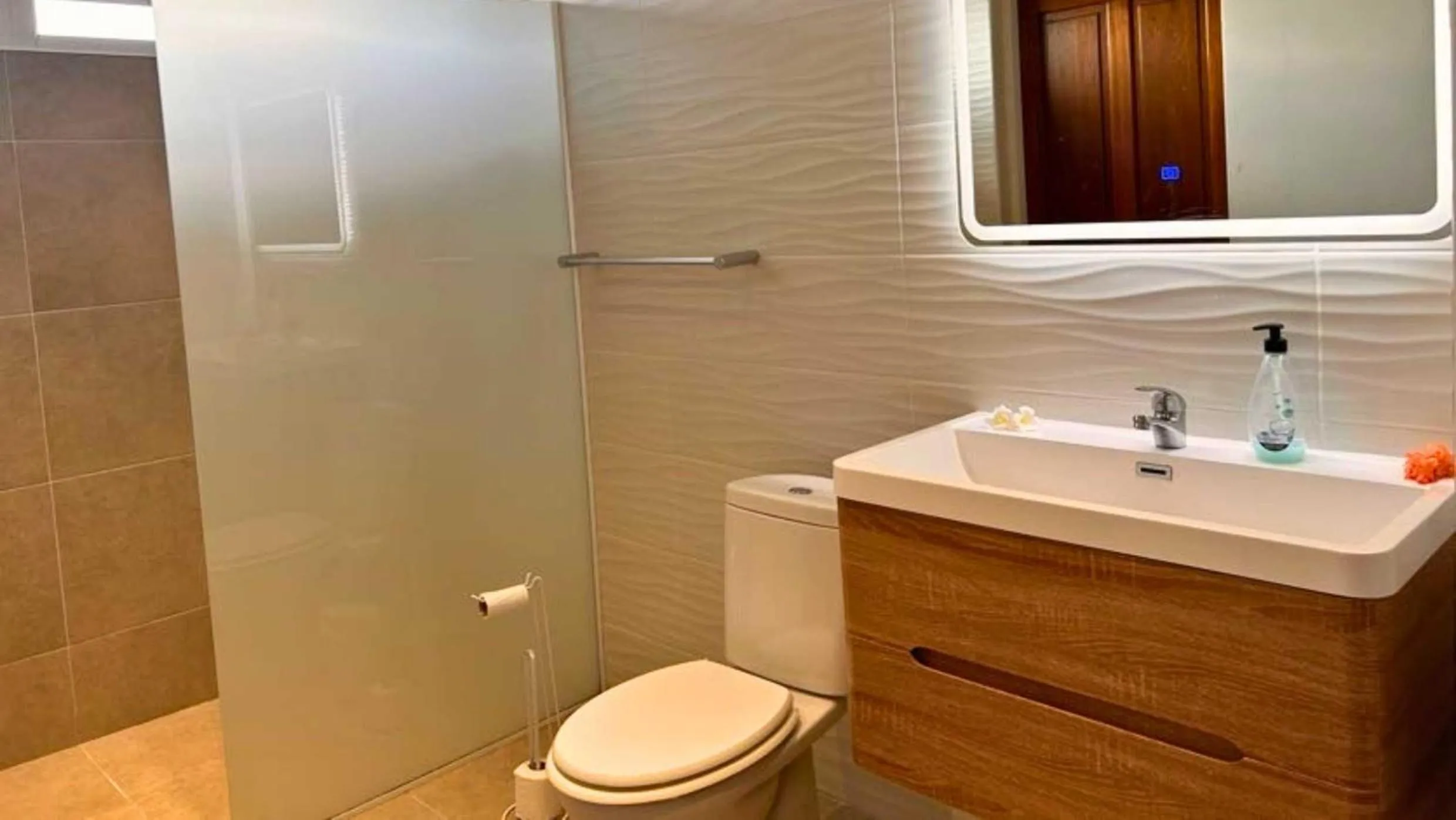 Toilet in TAHITI - Fare Temahana