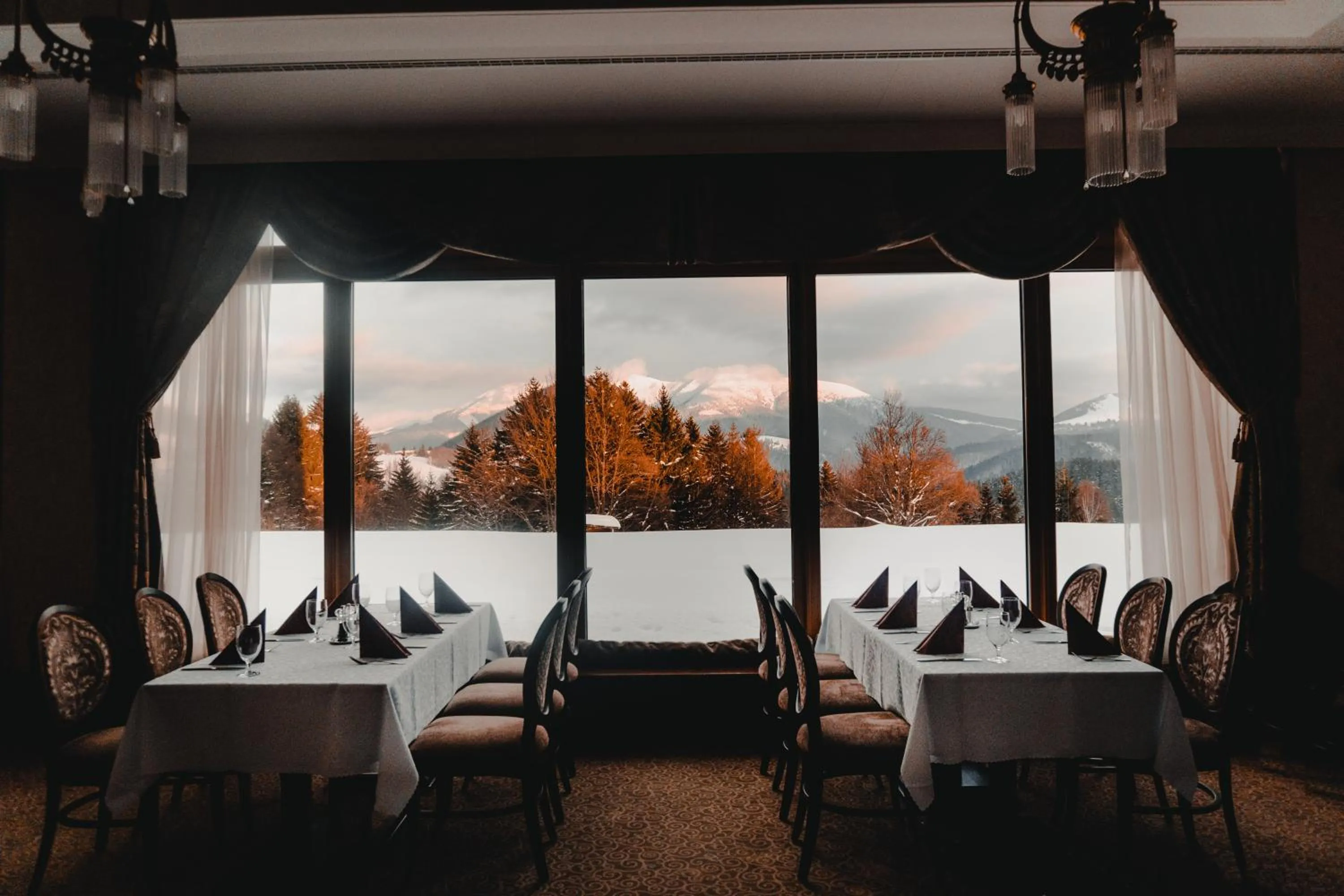 Restaurant/places to eat in Residence Hotel