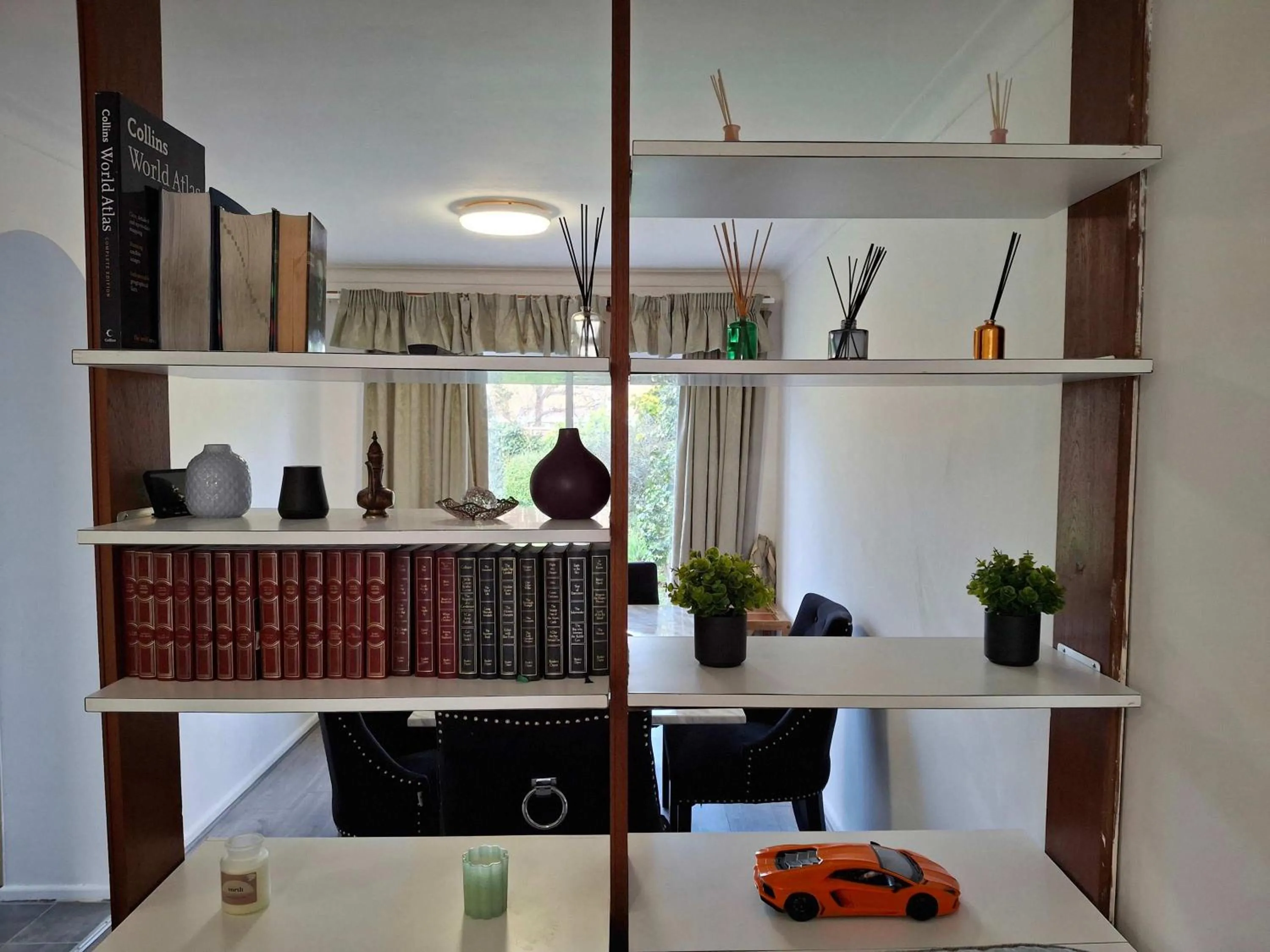 Nicely decorated 3 bedroom house near Heathrow, London