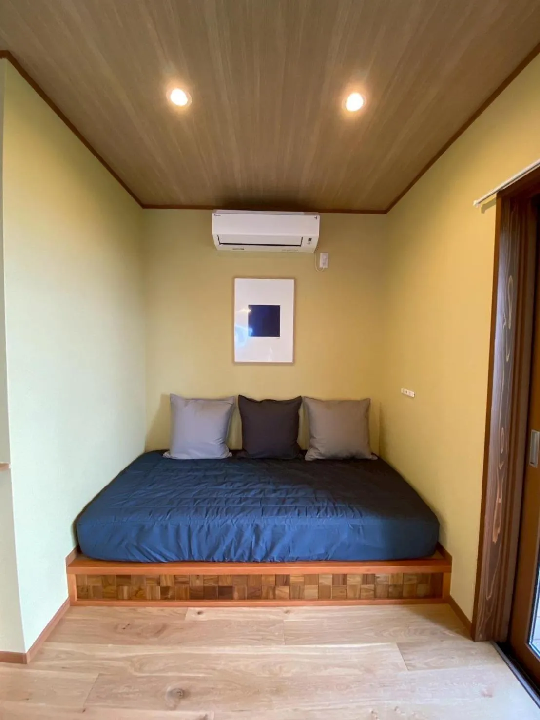 Living room, Bed in MY LODGE Naoshima