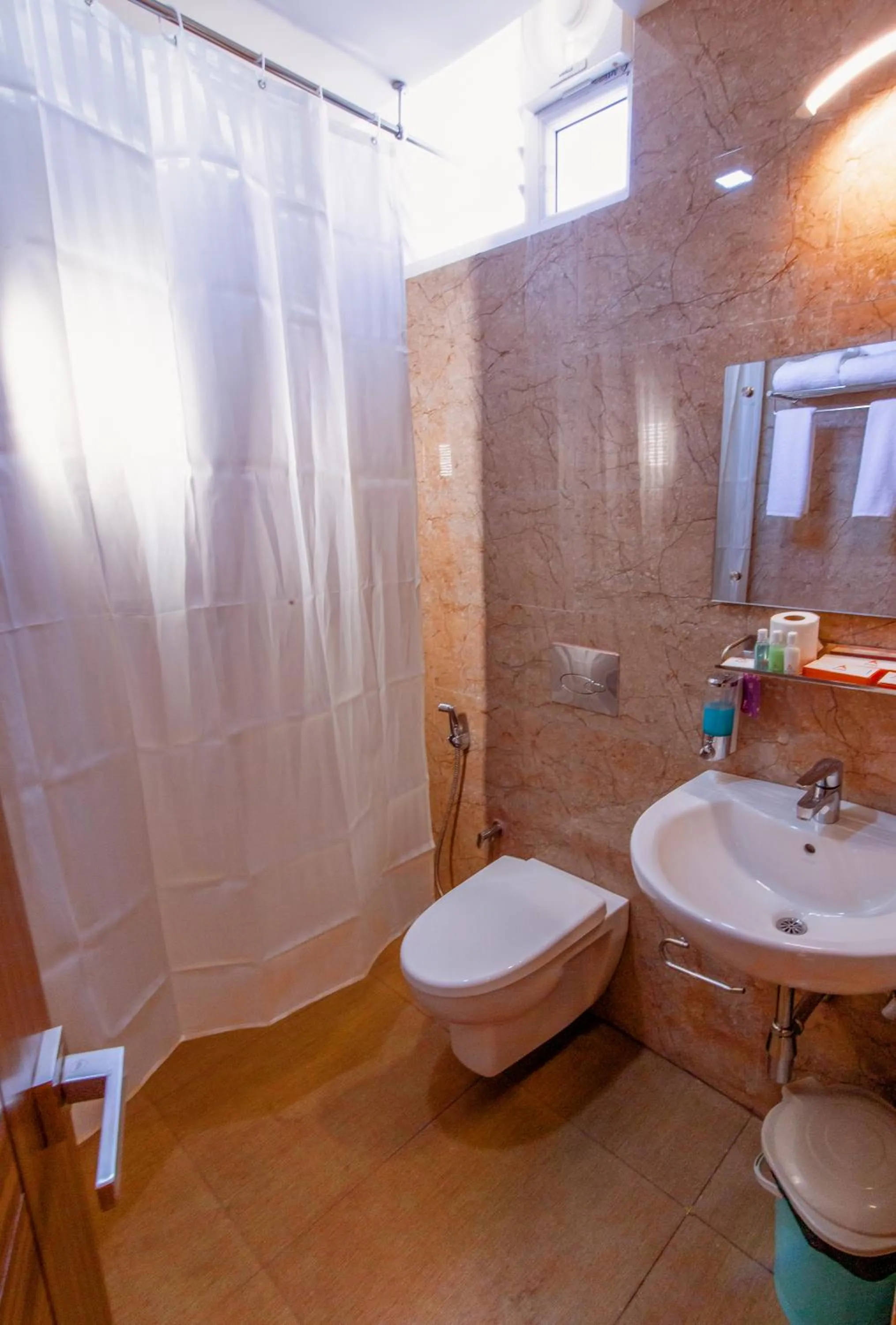 Toilet in Aloka Stay Inn