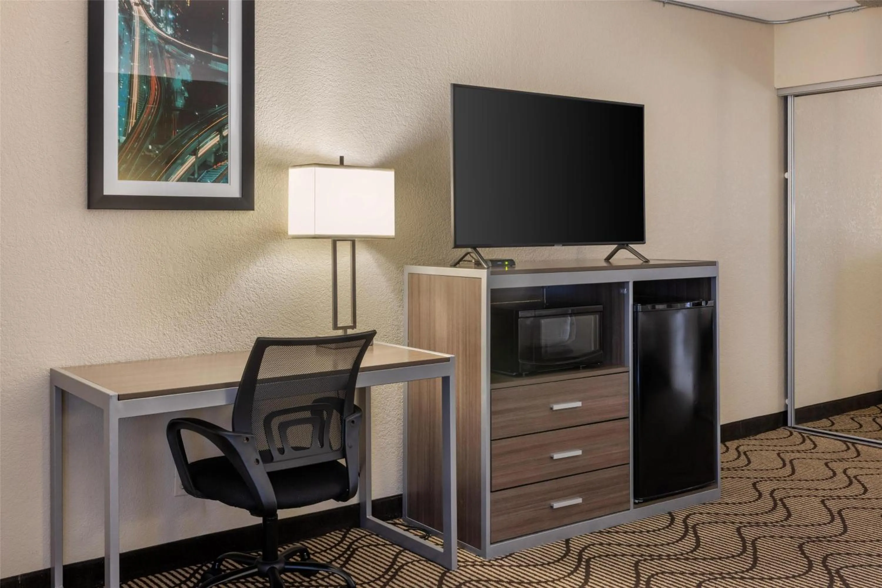 Bedroom in Best Western Heritage Inn