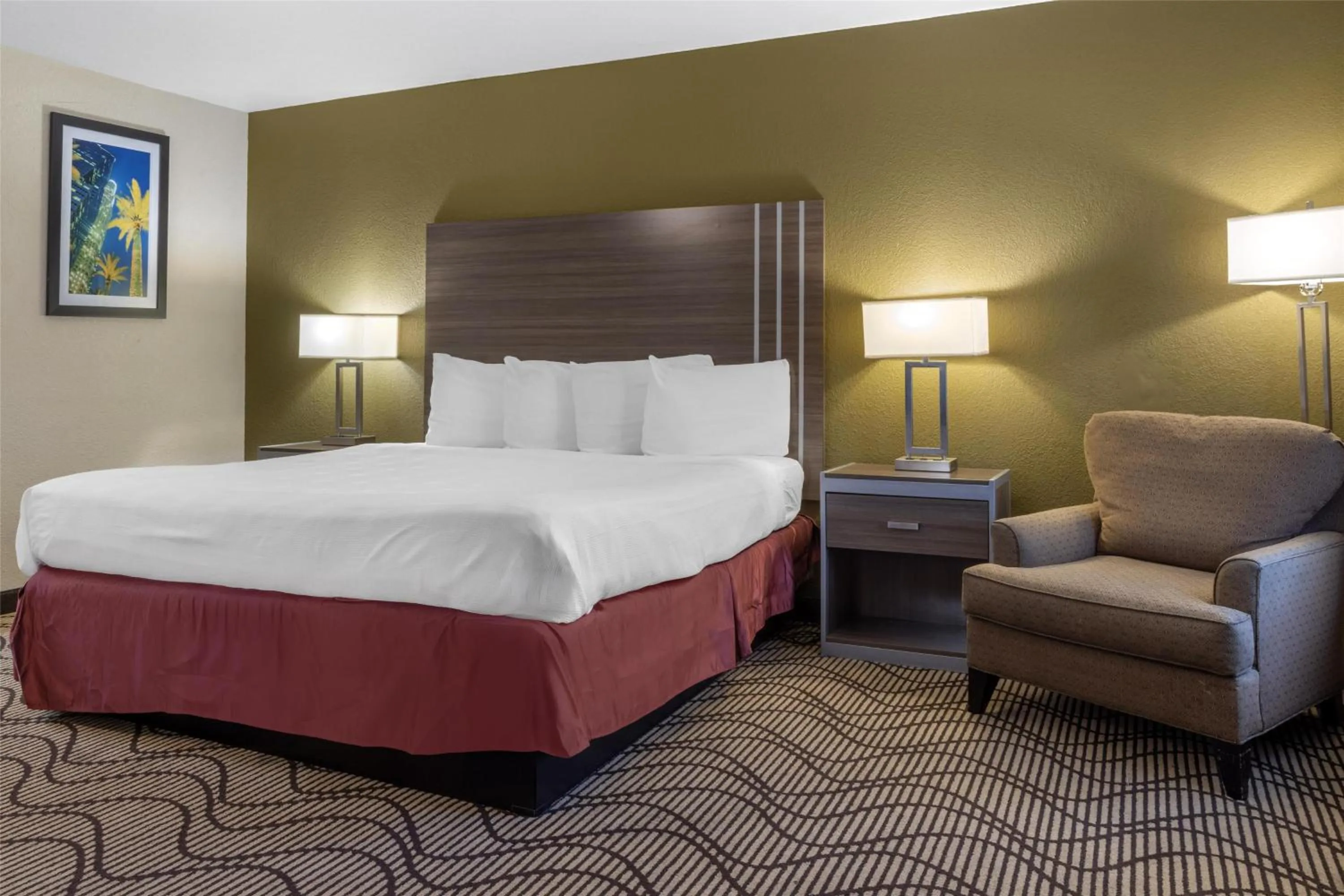 Bedroom, Bed in Best Western Heritage Inn