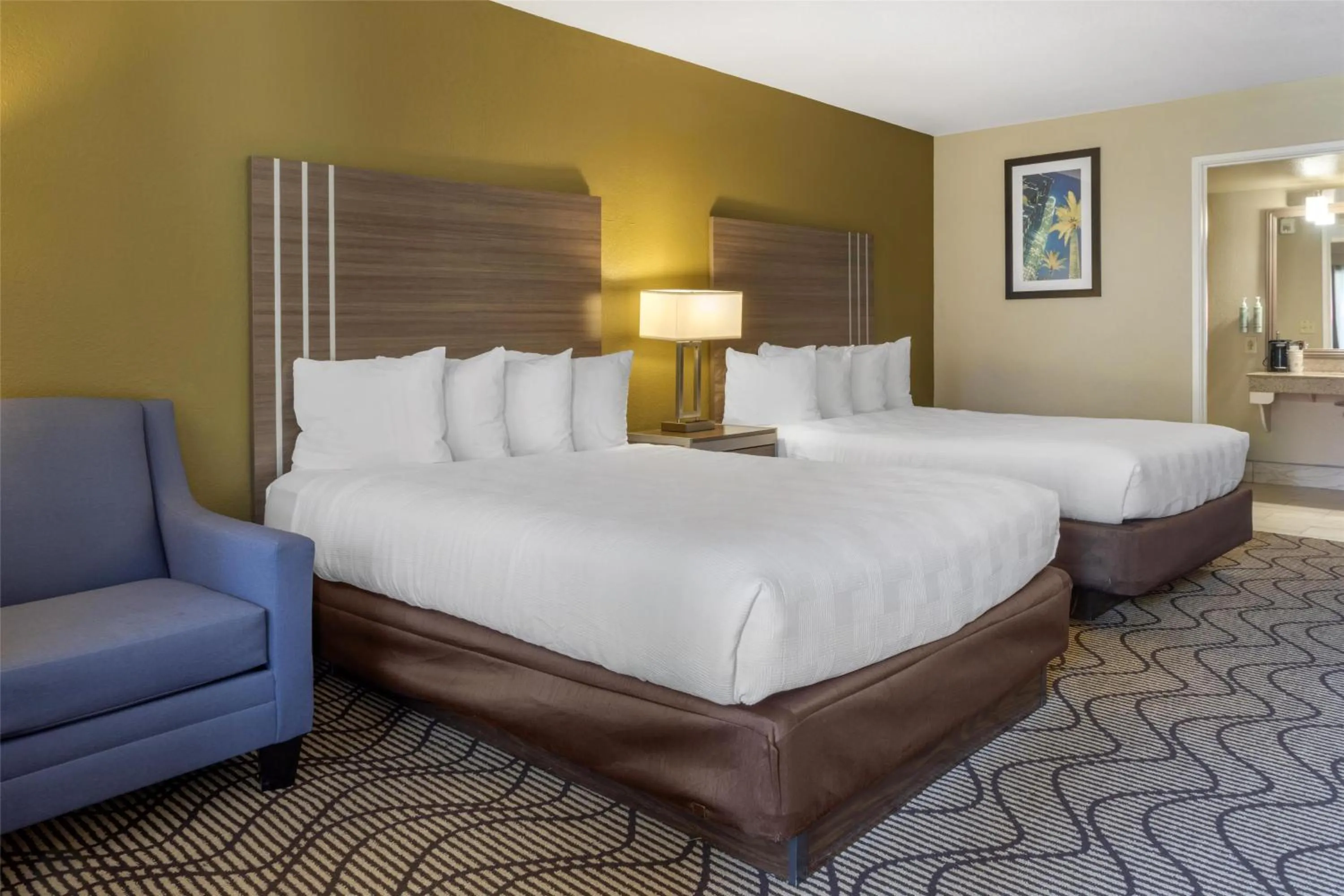 Bedroom, Bed in Best Western Heritage Inn