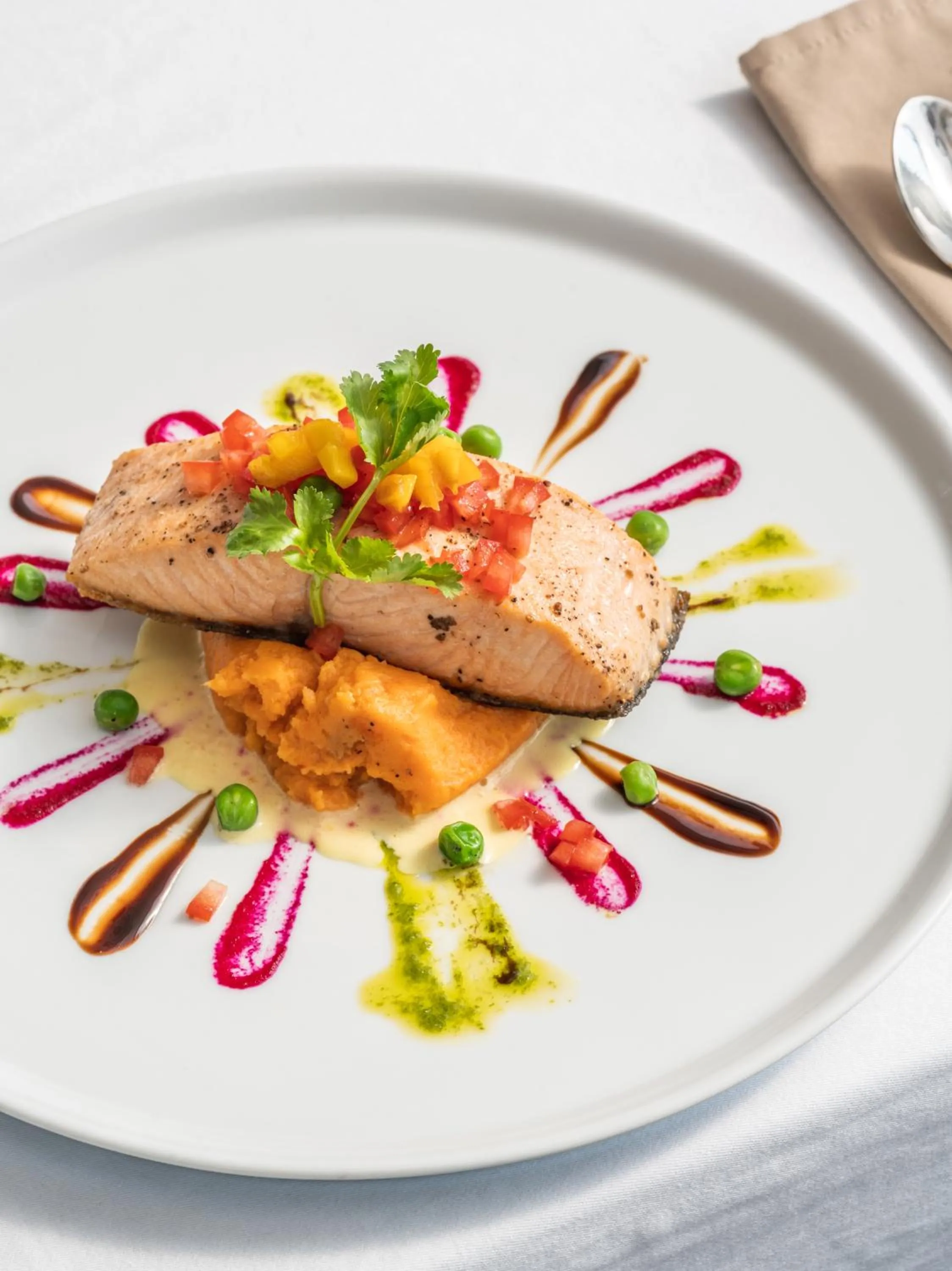 Restaurant/places to eat in Zee Luxury Boutique Hotel