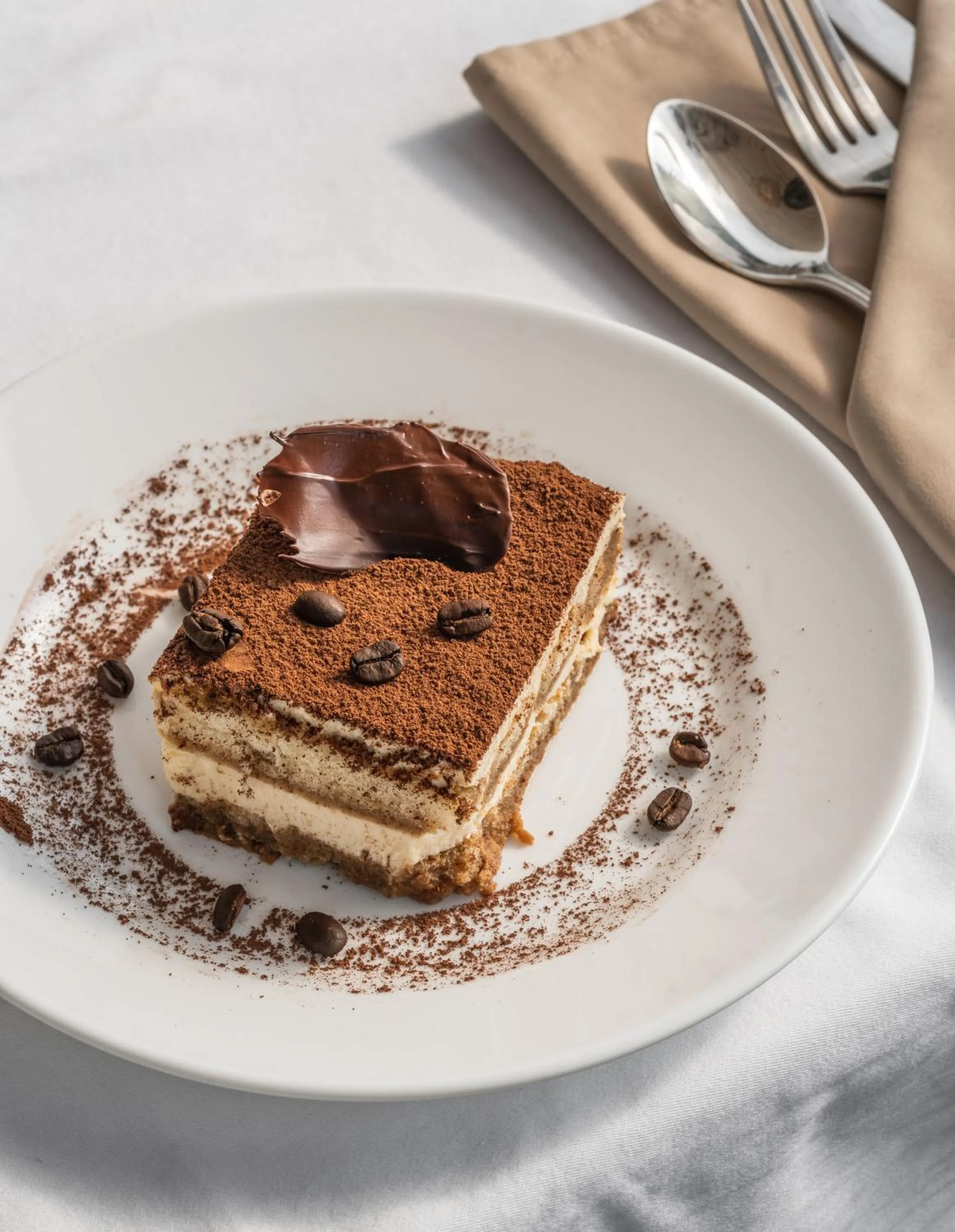 Restaurant/places to eat in Zee Luxury Boutique Hotel