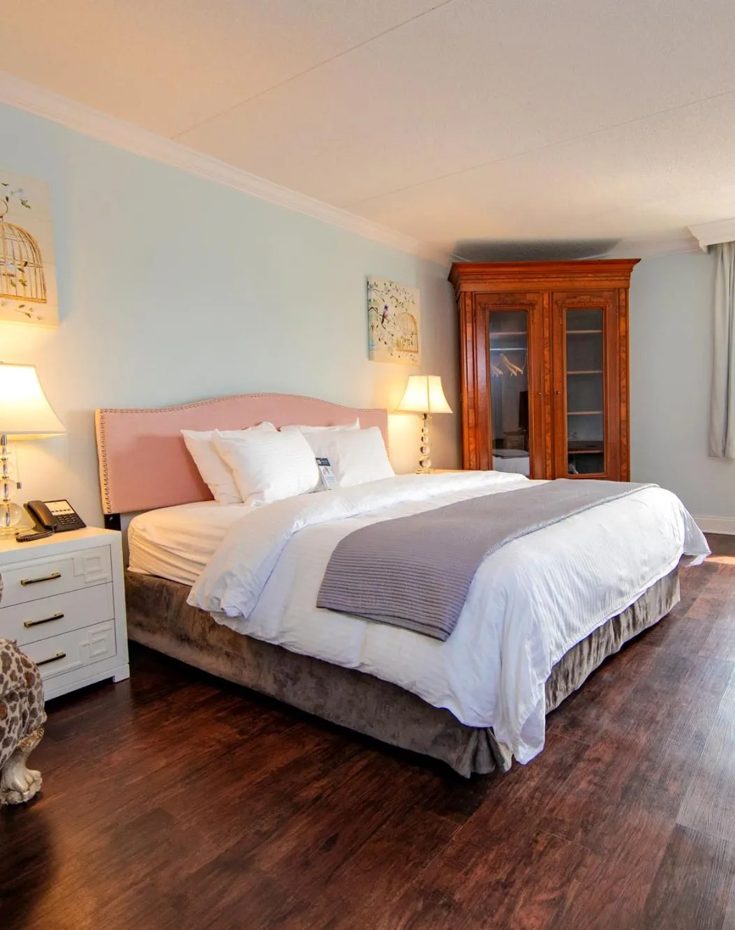 Bed in Bella Vista Hotel & Suites