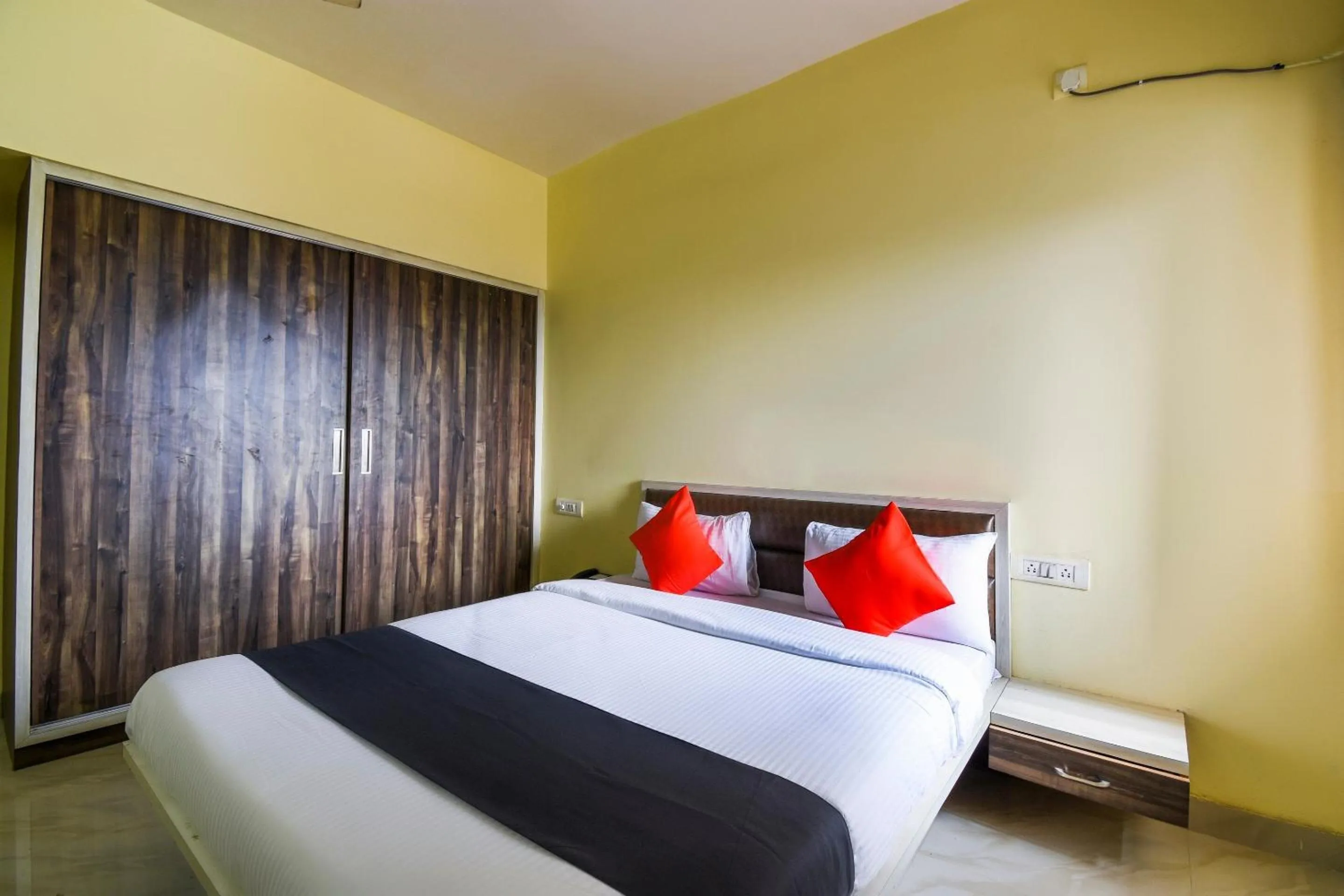Bedroom, Bed in Hotel O by OYO Dwarka Lodge