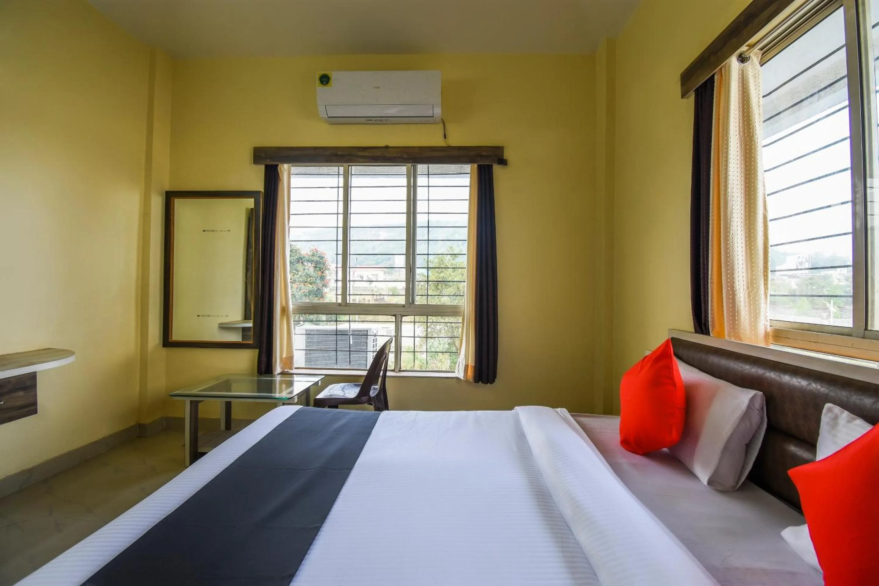 Bedroom, Bed in Hotel O by OYO Dwarka Lodge