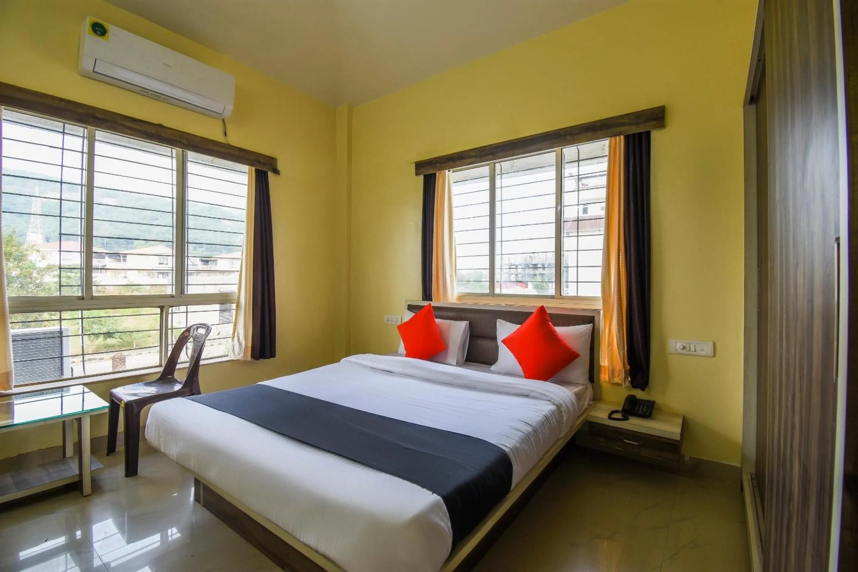 Bedroom, Bed in Hotel O by OYO Dwarka Lodge