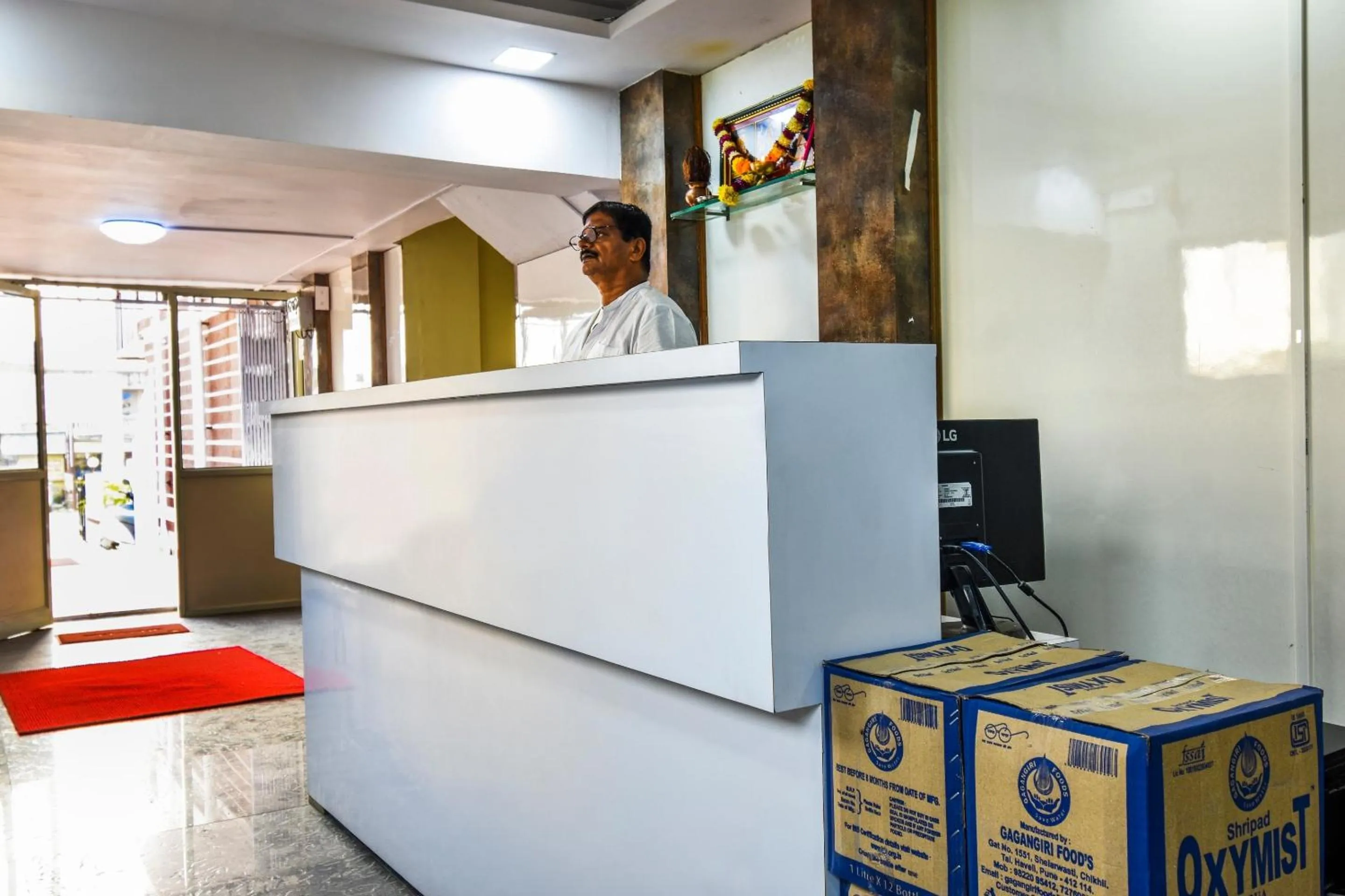 Lobby or reception in Hotel O by OYO Dwarka Lodge