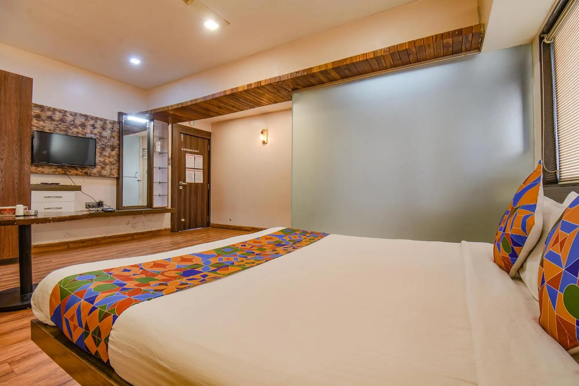 Bed in FabExpress Glory - Nr SkyWalk Bridge