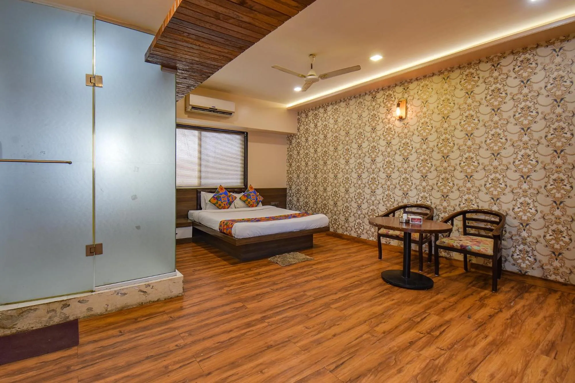 Bed in FabExpress Glory - Nr SkyWalk Bridge