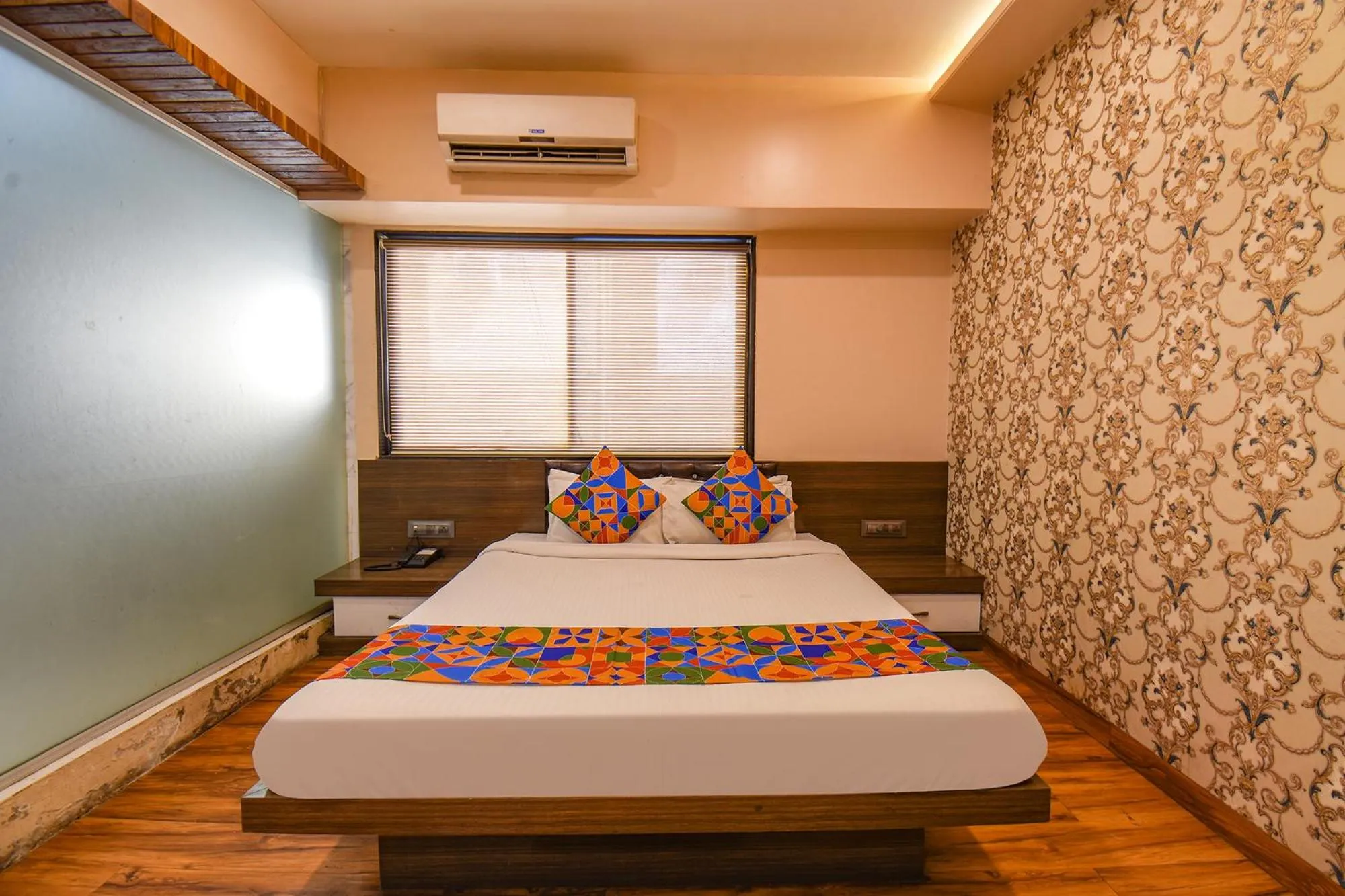 Bed in FabExpress Glory - Nr SkyWalk Bridge