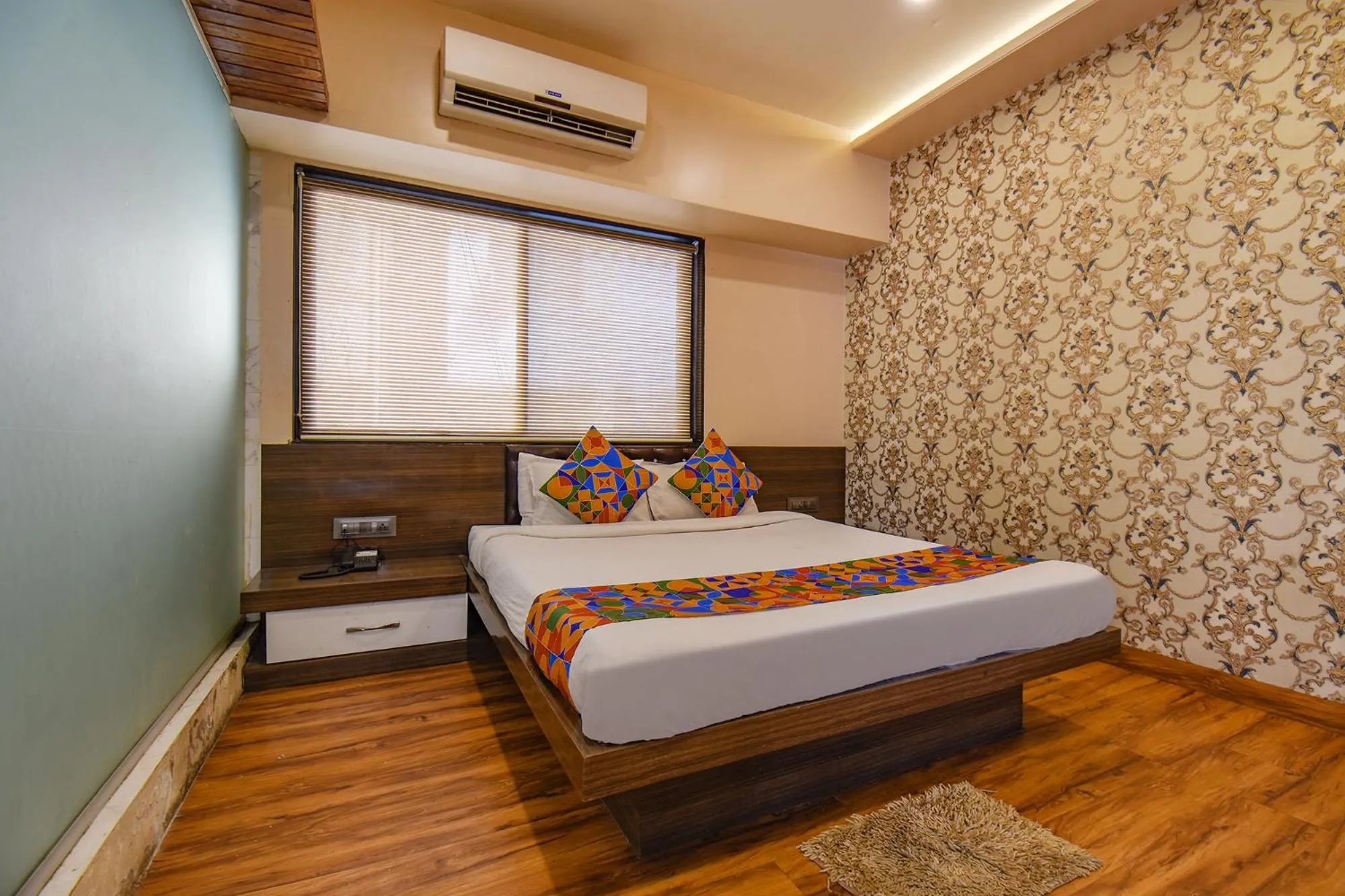 Bed in FabExpress Glory - Nr SkyWalk Bridge